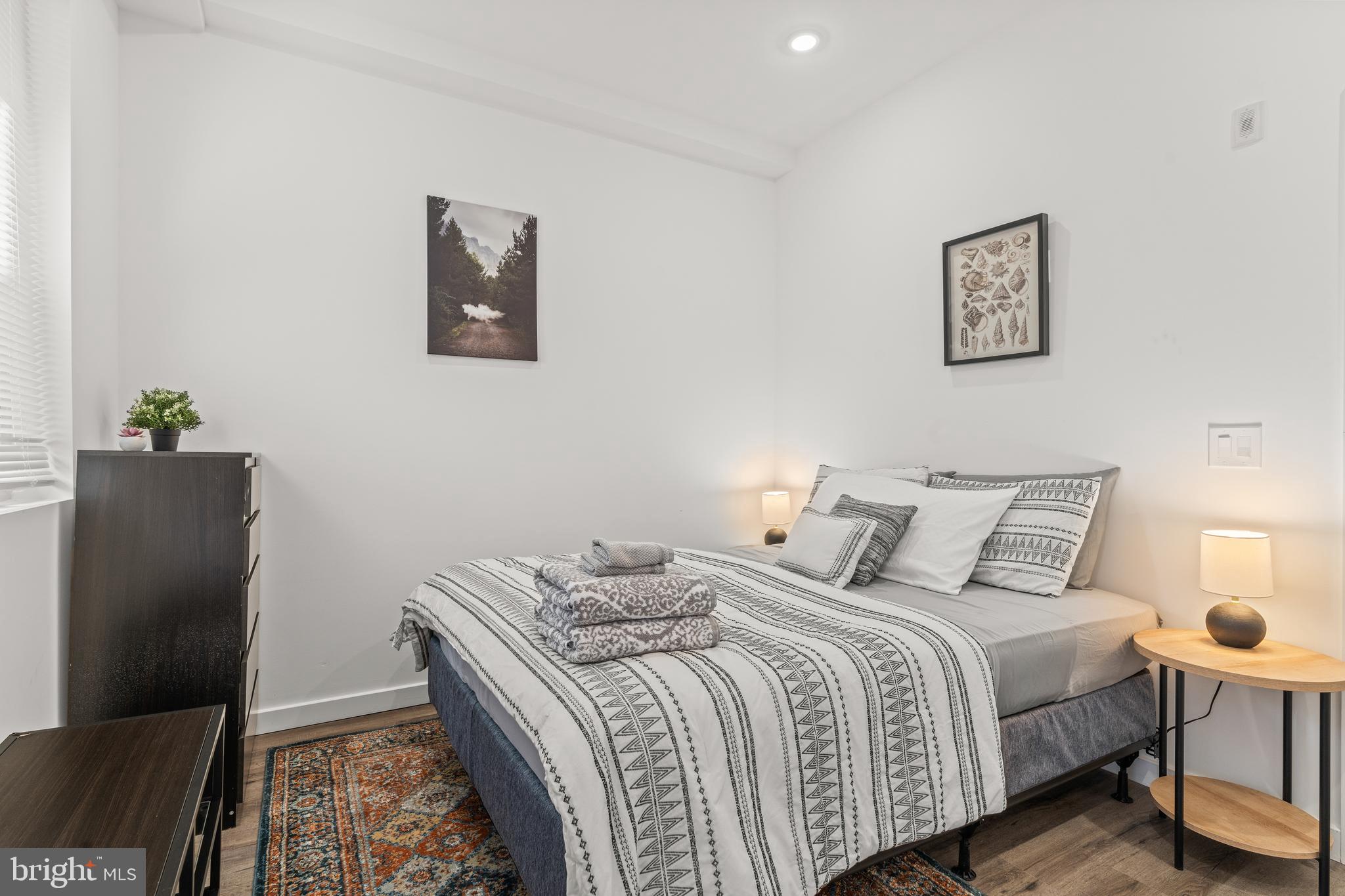 POINT BREEZE - Residential Income