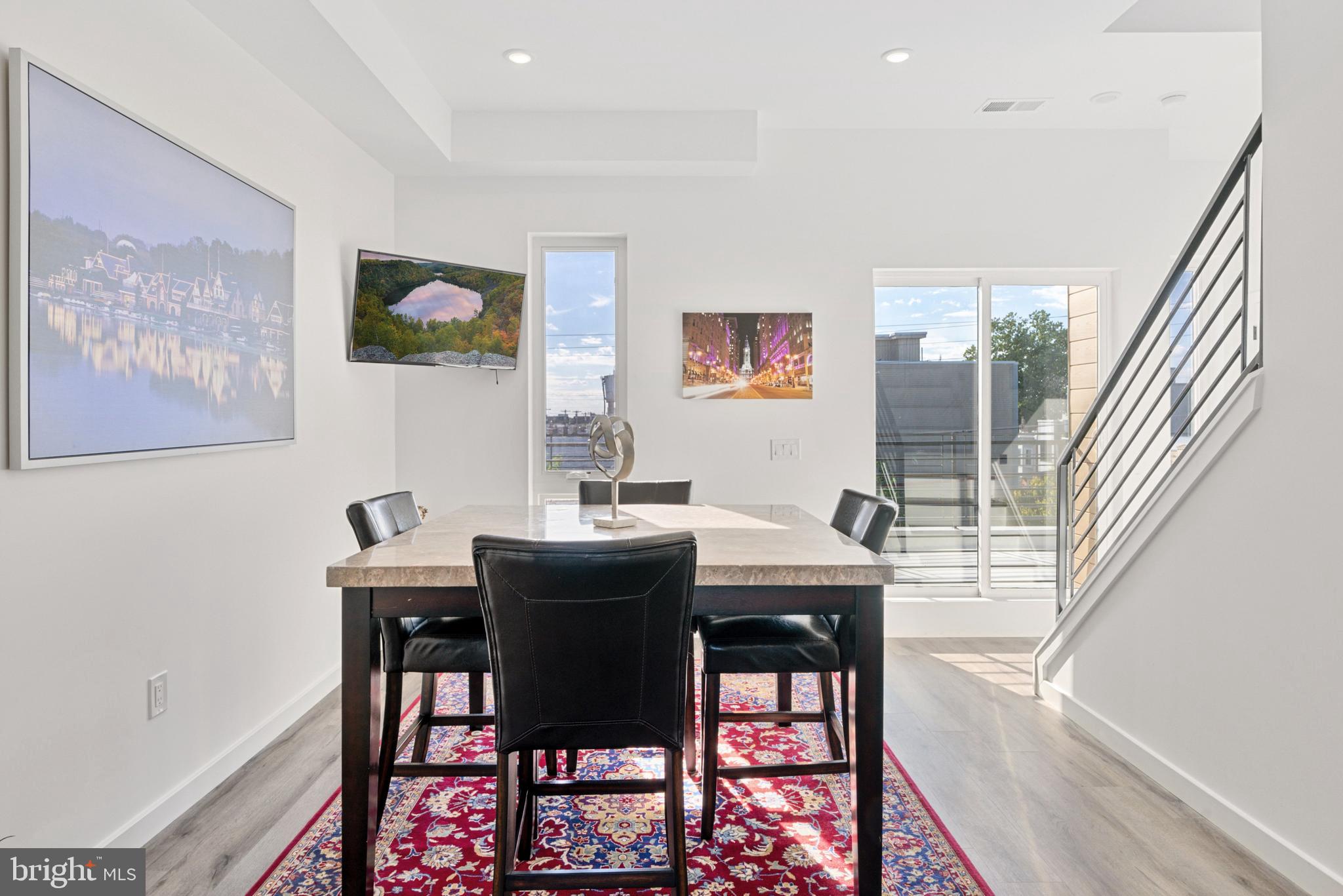 POINT BREEZE - Residential Income