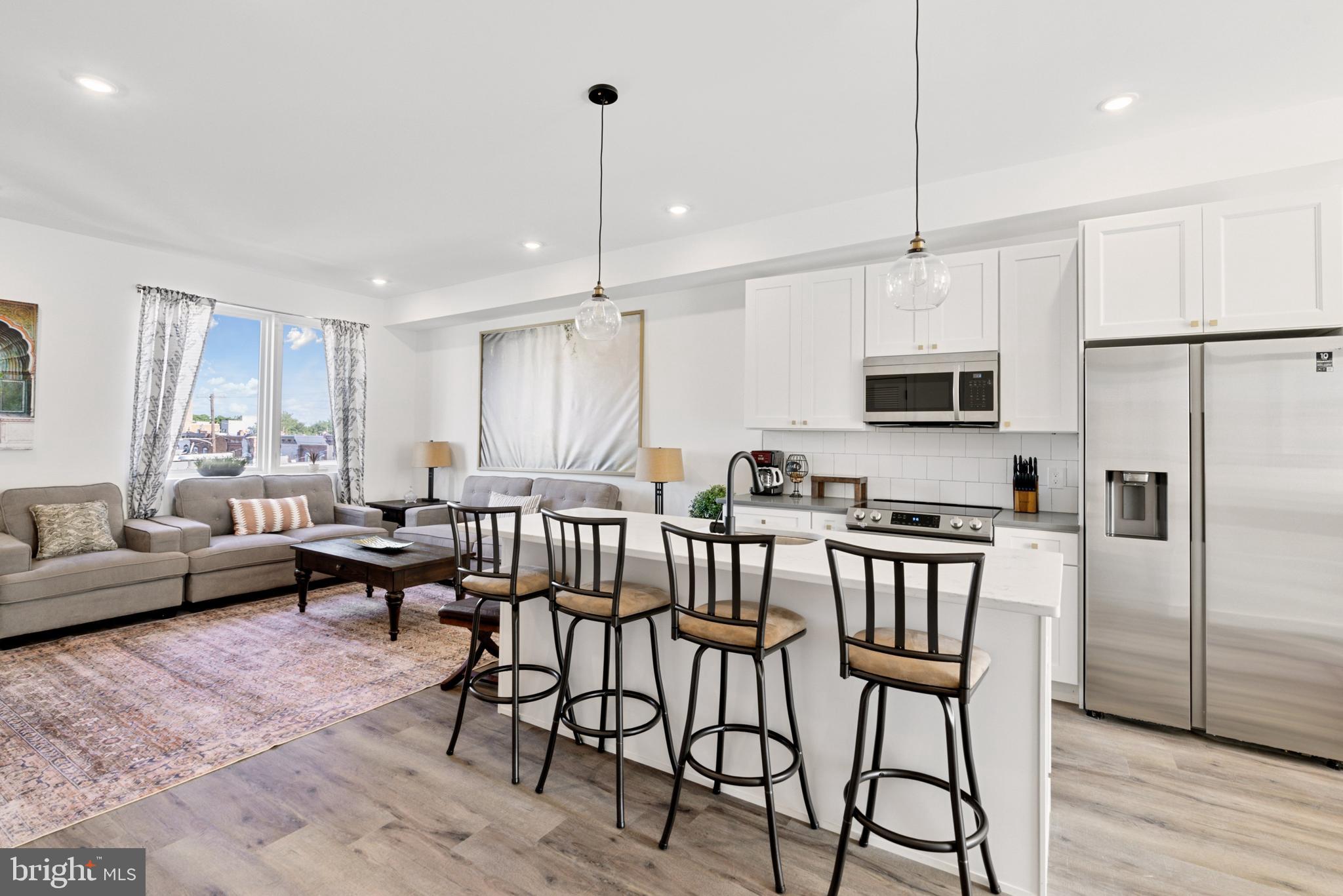 POINT BREEZE - Residential Income