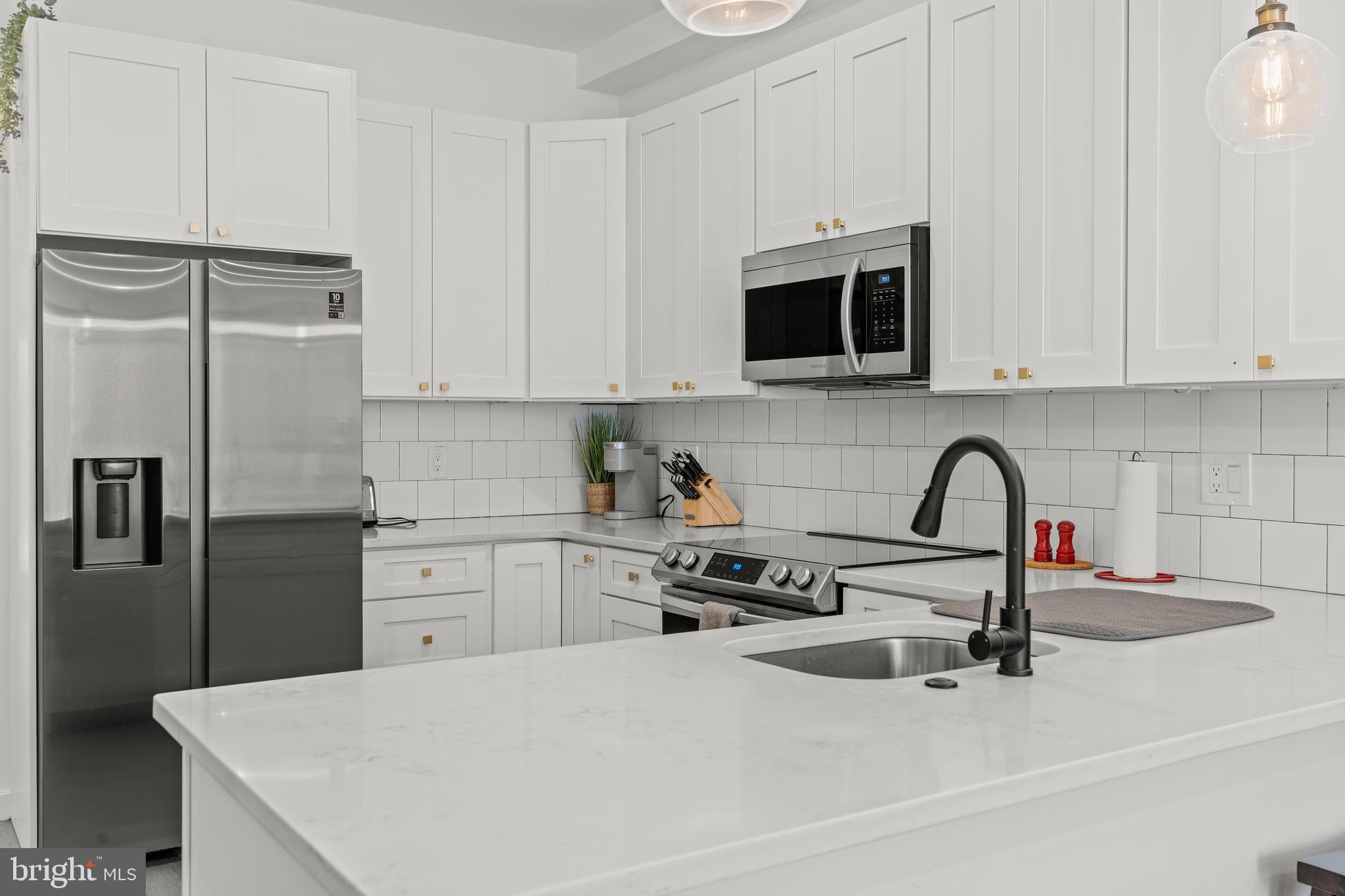 POINT BREEZE - Residential Income