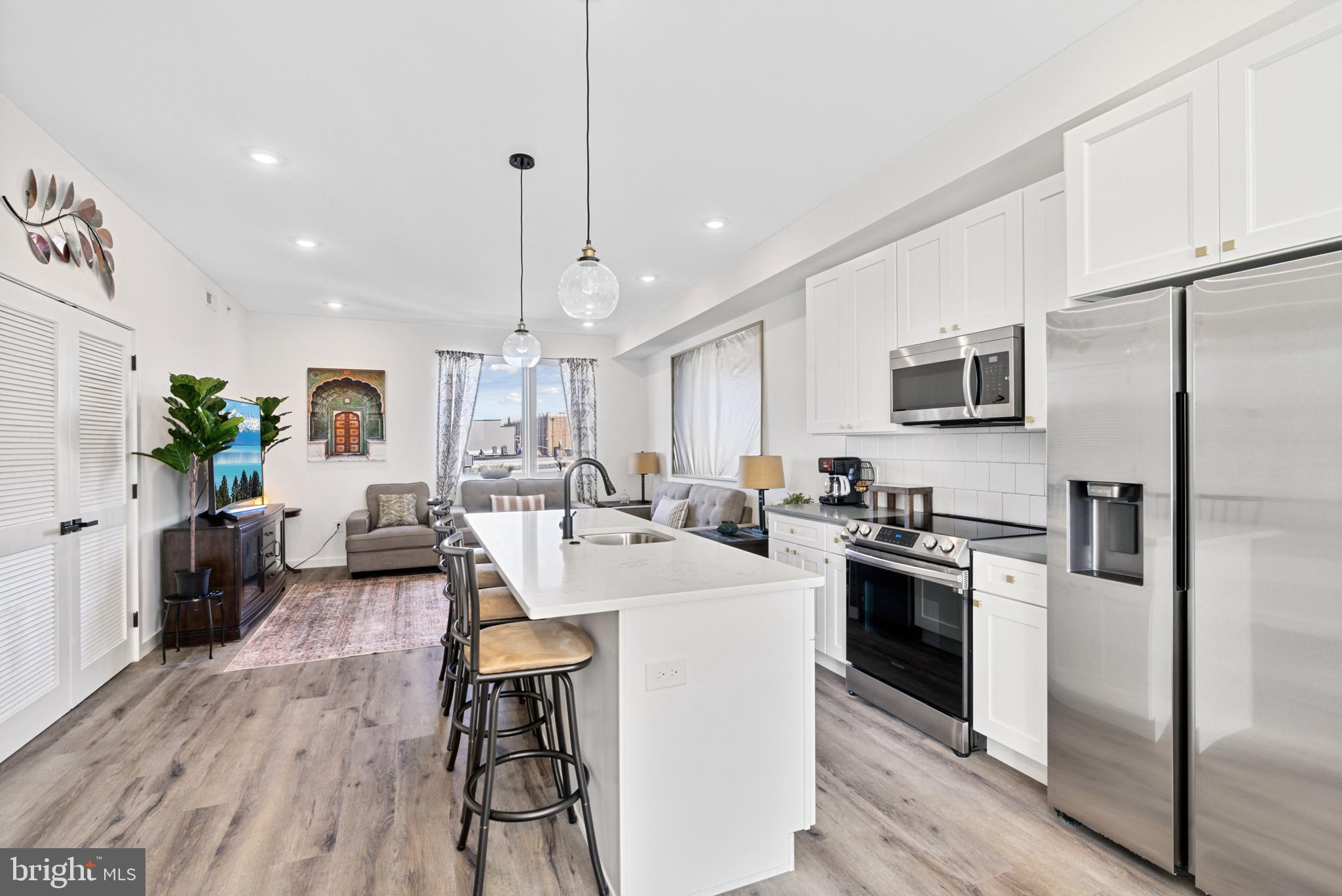 POINT BREEZE - Residential Income