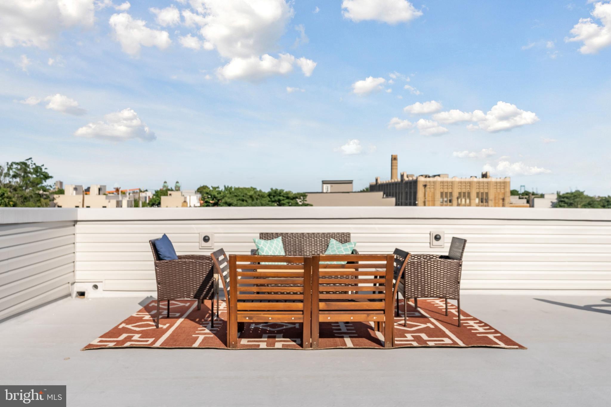 POINT BREEZE - Residential Income