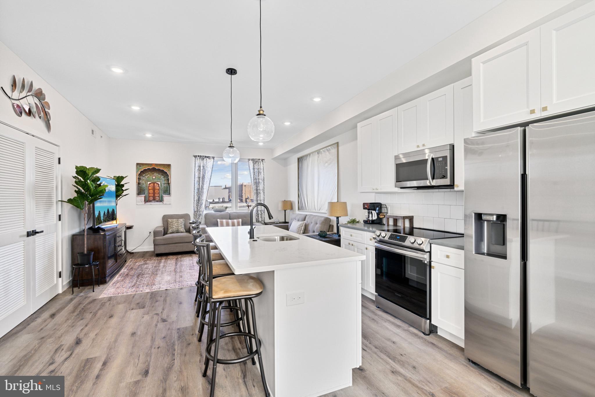 POINT BREEZE - Residential Income