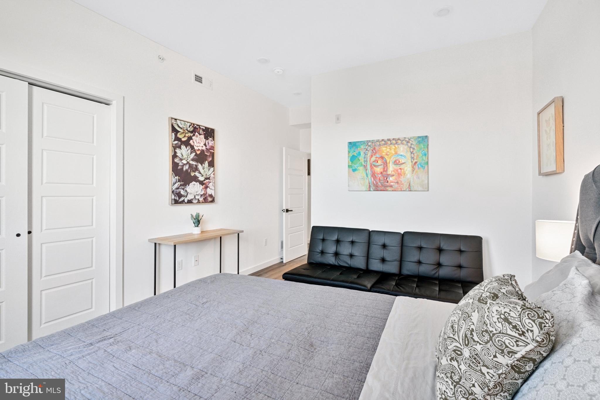 POINT BREEZE - Residential Income