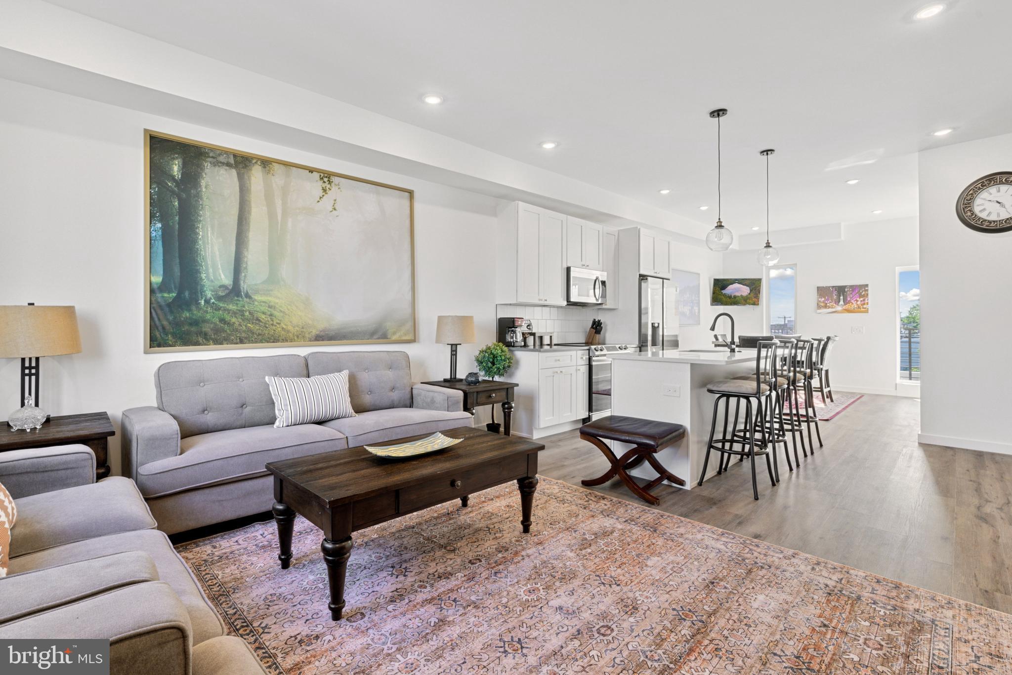 POINT BREEZE - Residential Income