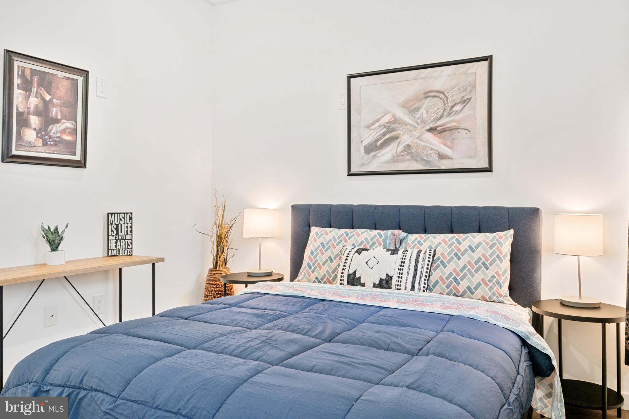 POINT BREEZE - Residential Income