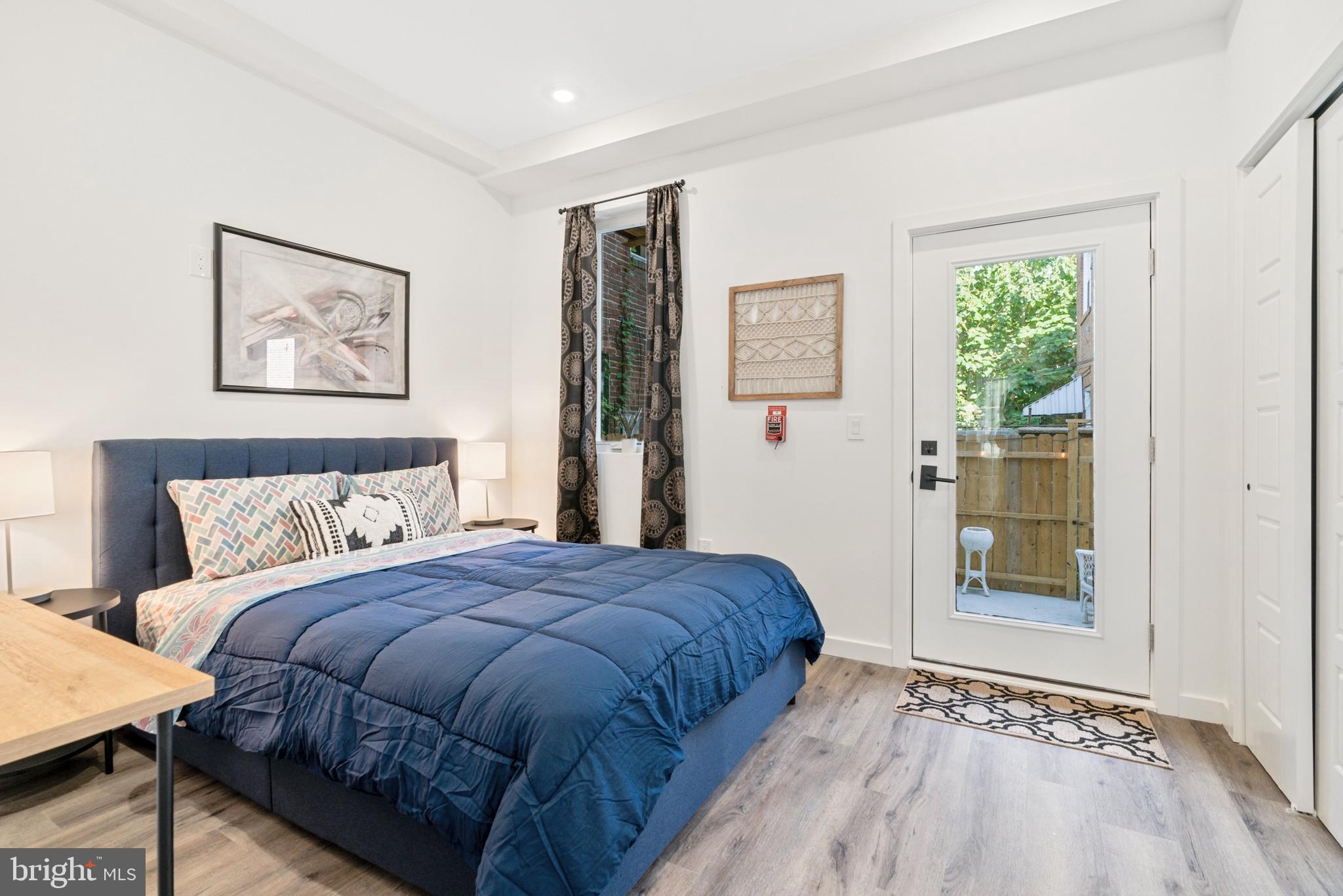 POINT BREEZE - Residential Income