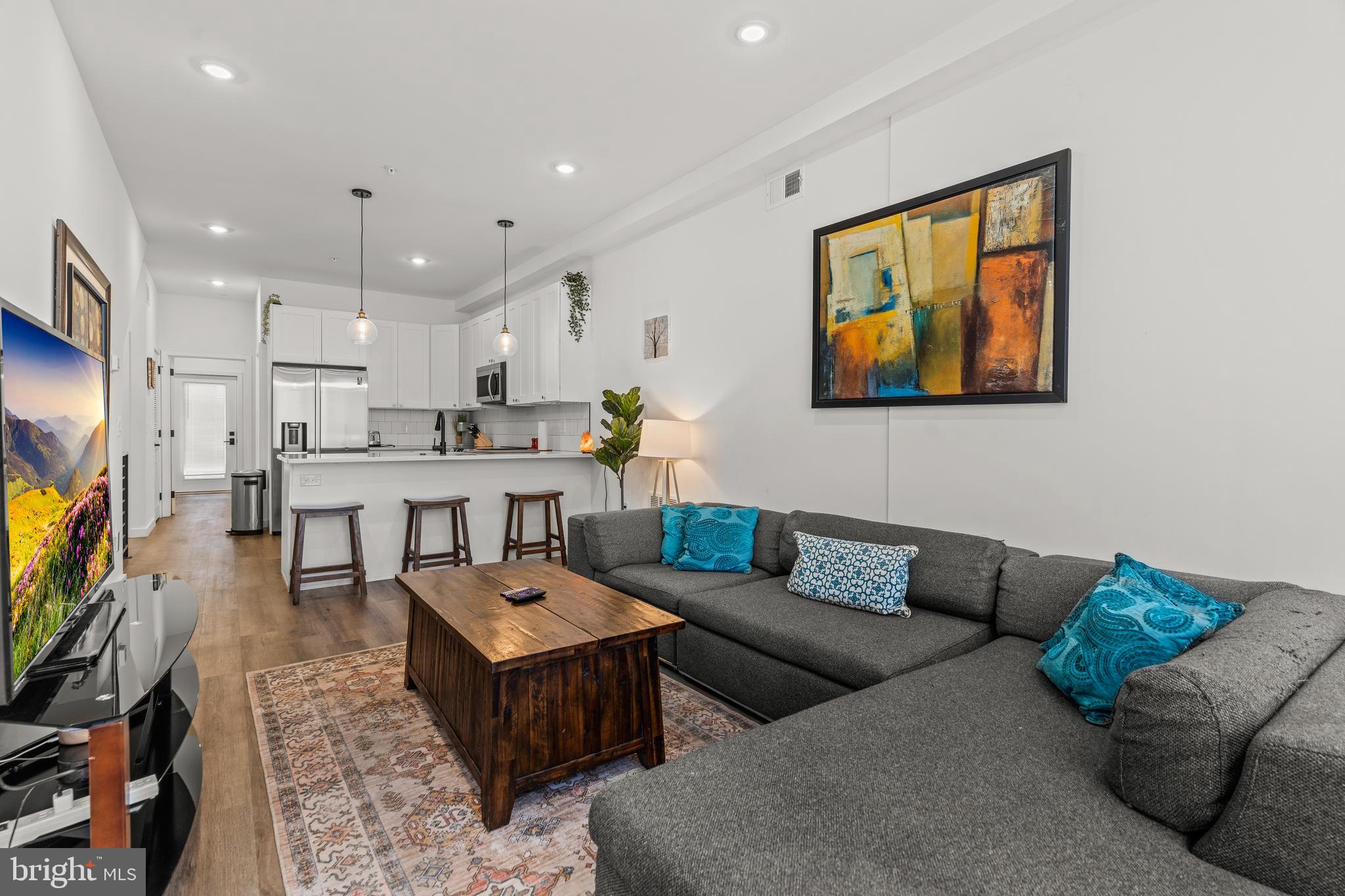 POINT BREEZE - Residential Income