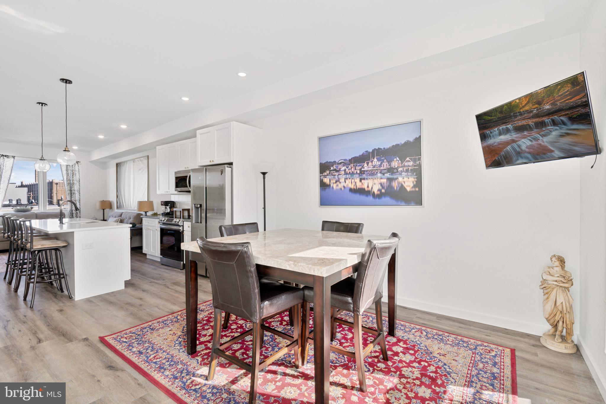 POINT BREEZE - Residential Income