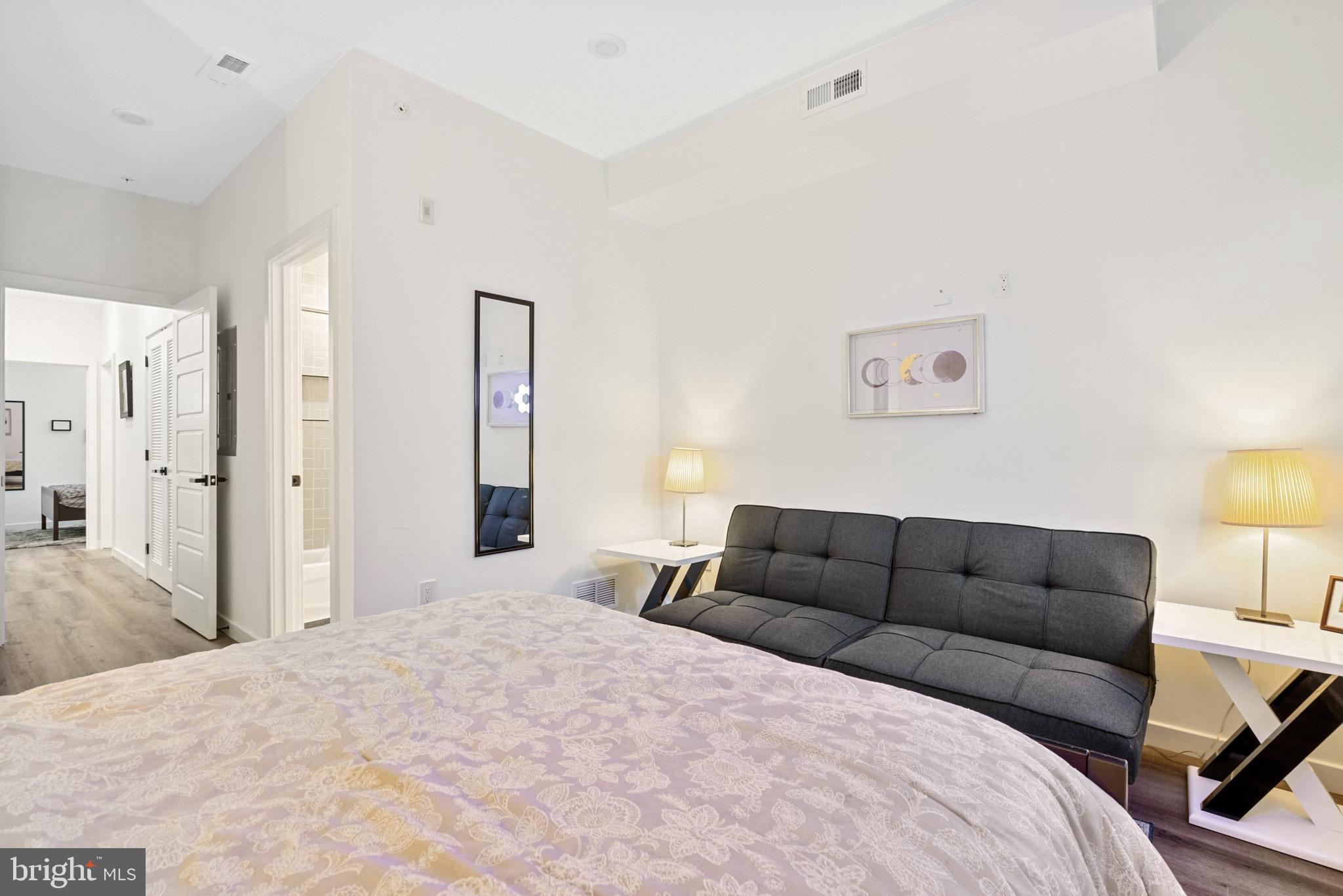 POINT BREEZE - Residential Income