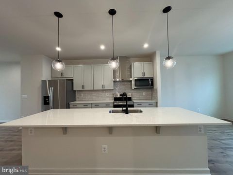 Photo of 17998 Alicia Avenue, DUMFRIES, VA 22026 (MLS # VAPW2119234)