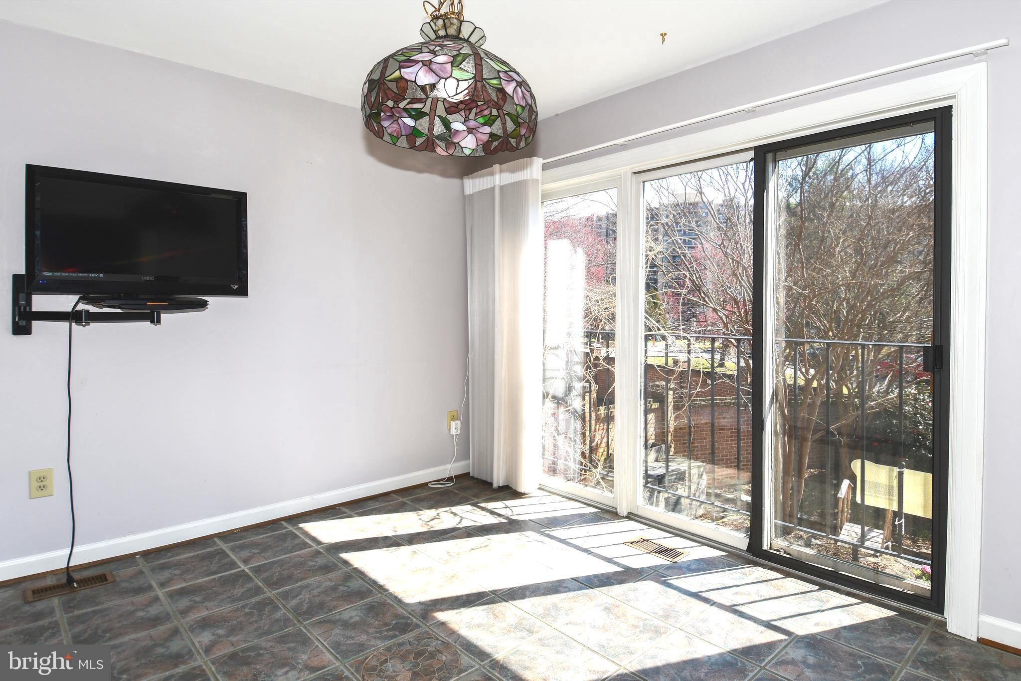 LANDMARK MEWS - Residential Lease