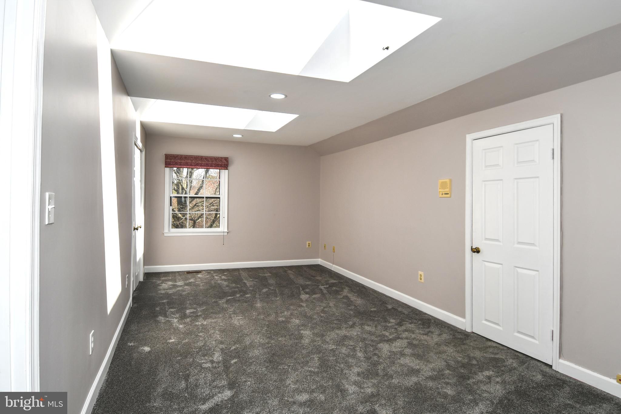 LANDMARK MEWS - Residential Lease