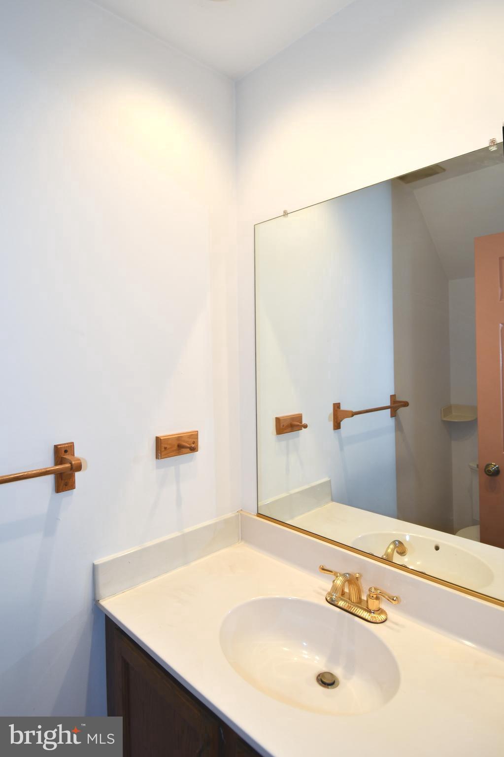 LANDMARK MEWS - Residential Lease