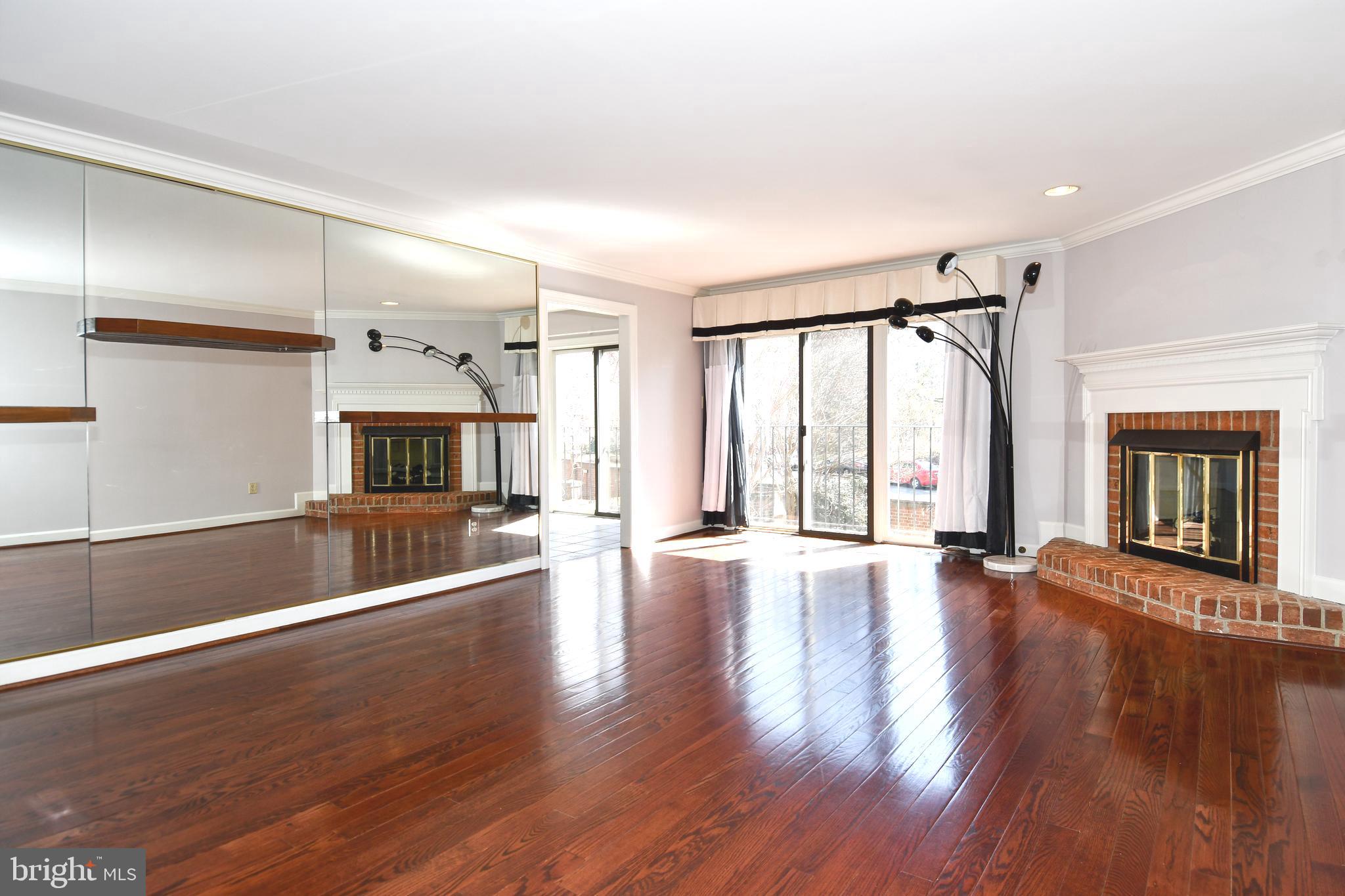 LANDMARK MEWS - Residential Lease