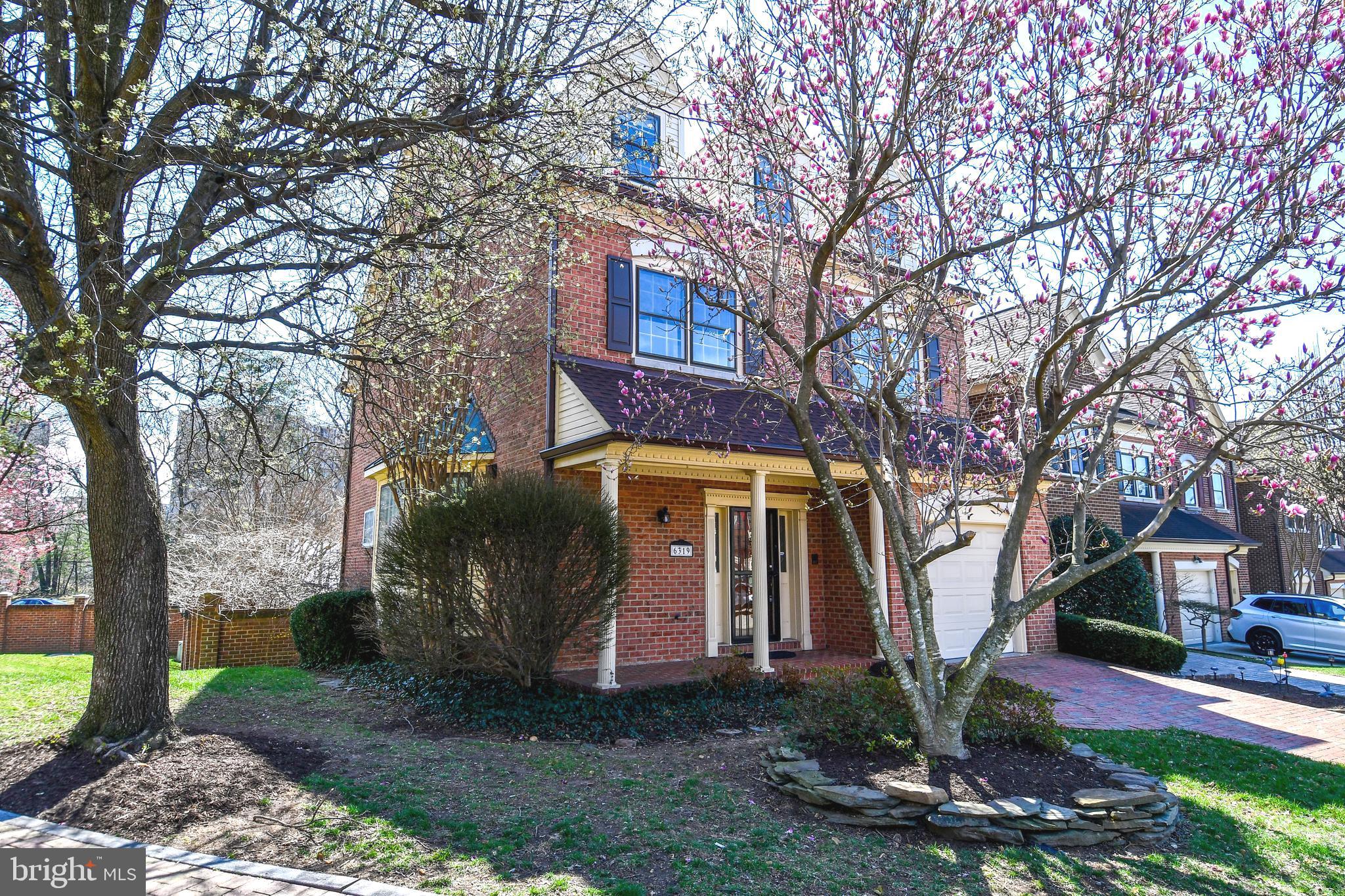 LANDMARK MEWS - Residential Lease