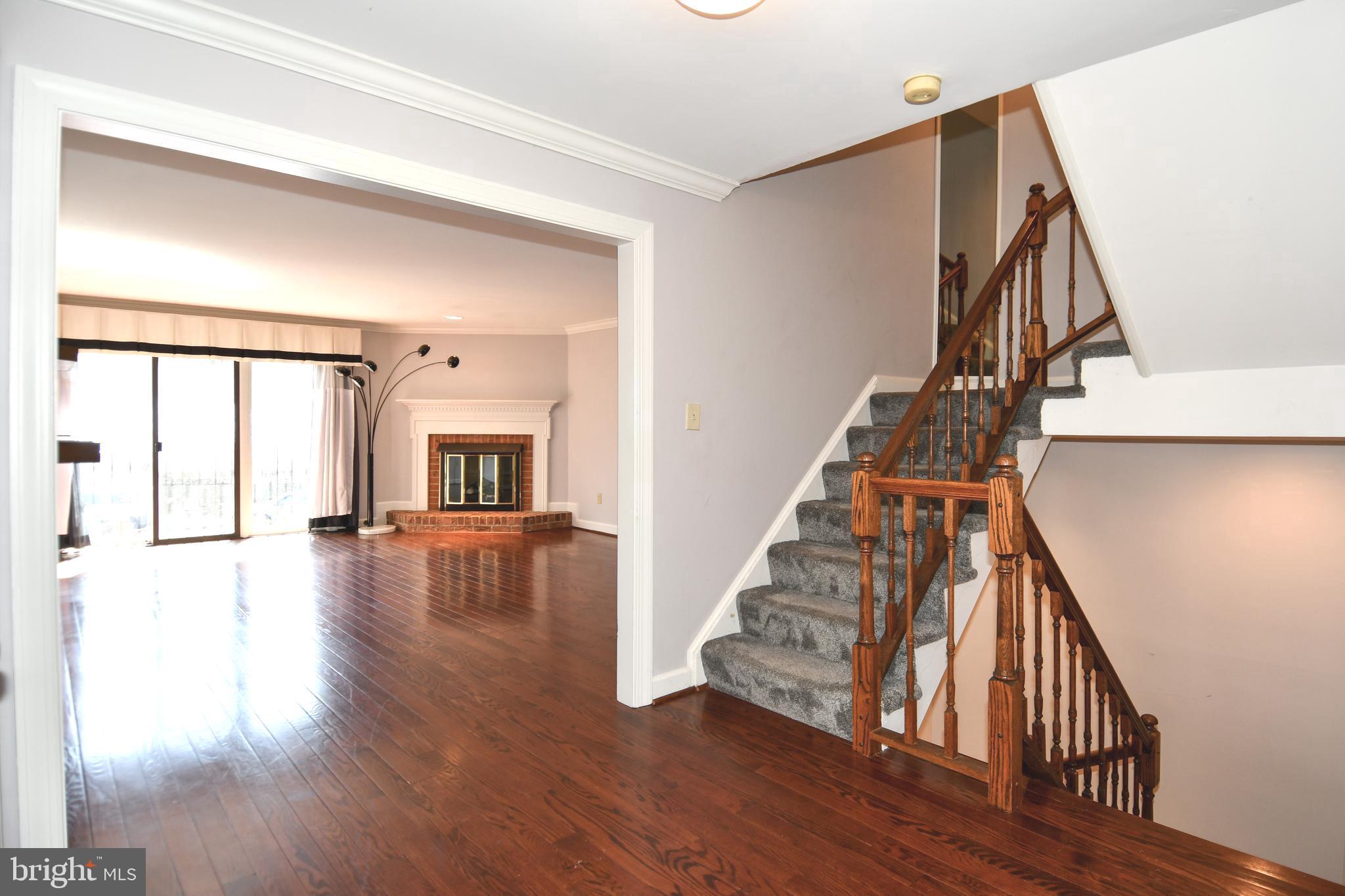 LANDMARK MEWS - Residential Lease