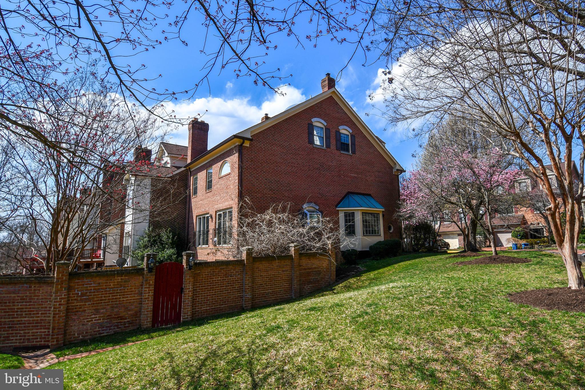 LANDMARK MEWS - Residential Lease