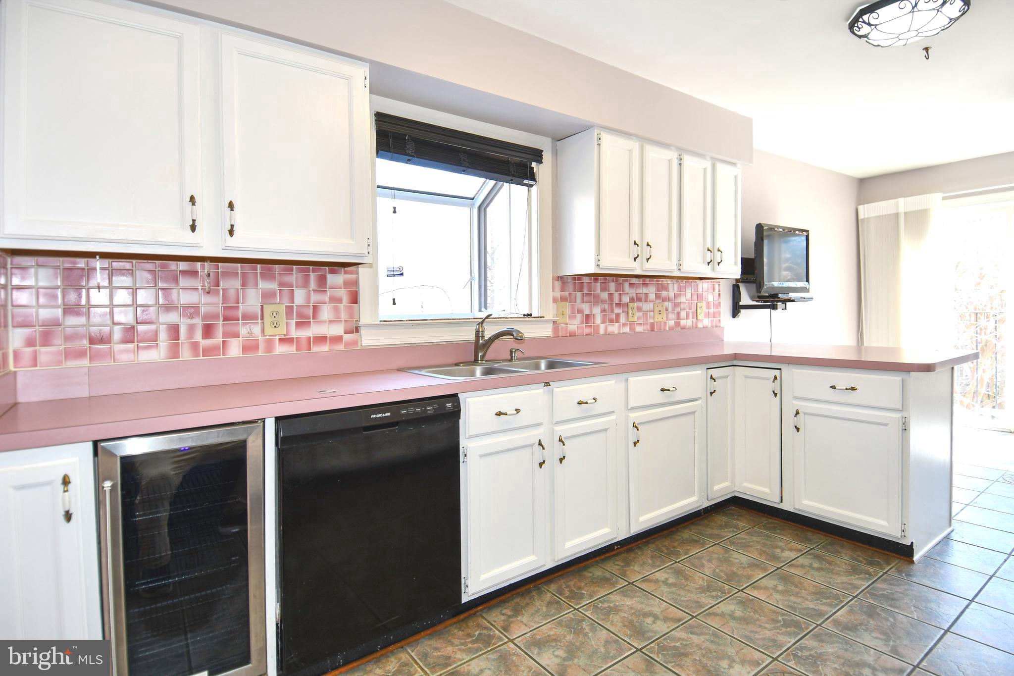 LANDMARK MEWS - Residential Lease