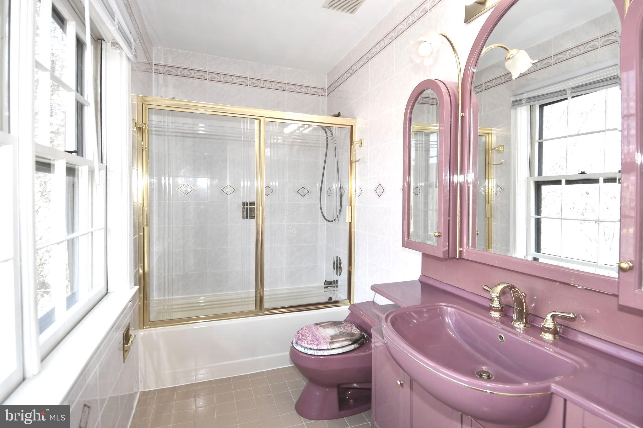 LANDMARK MEWS - Residential Lease