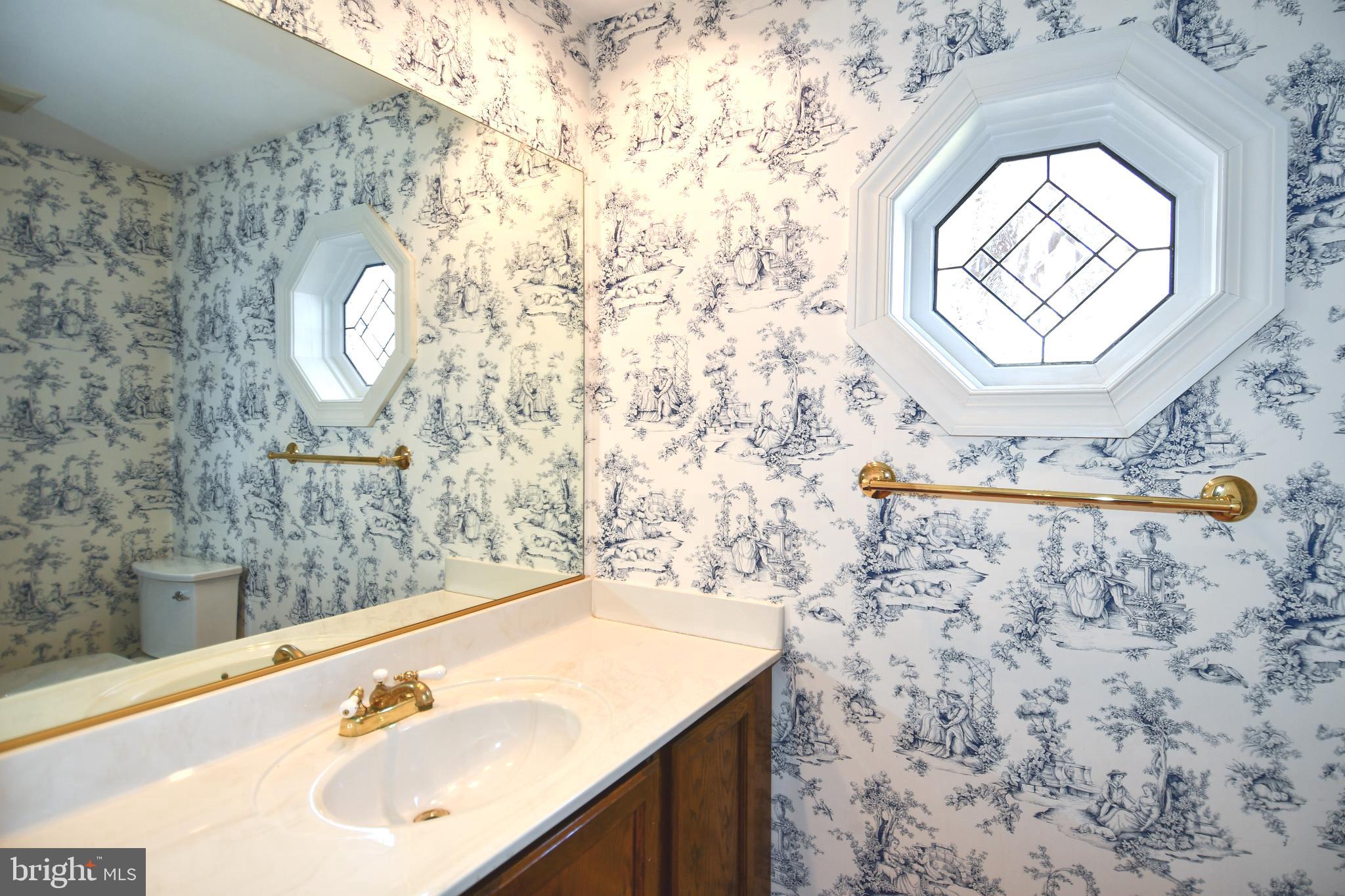 LANDMARK MEWS - Residential Lease