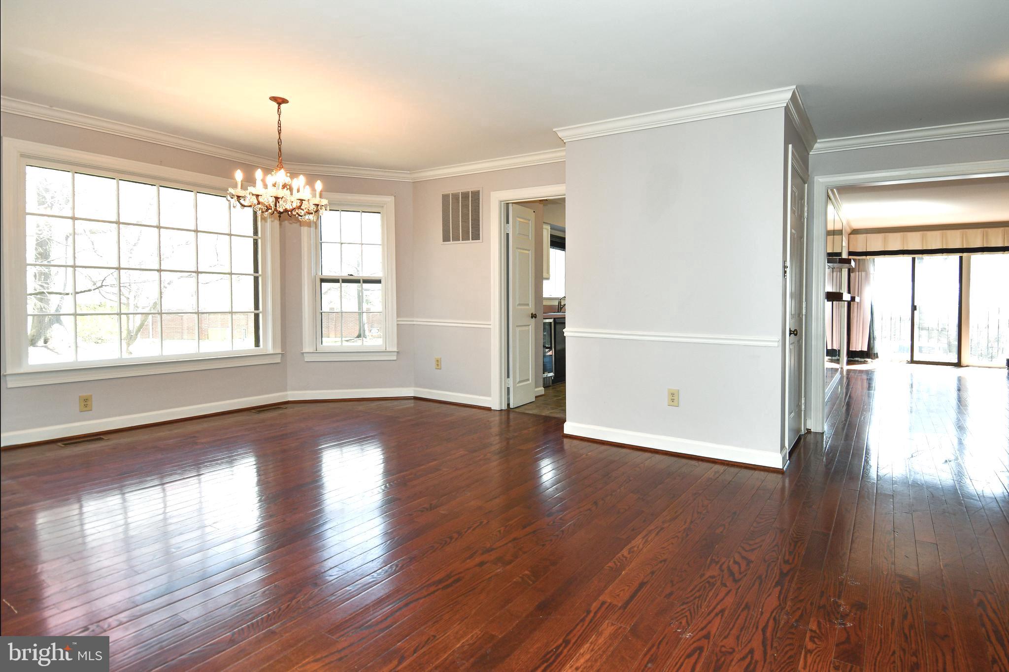 LANDMARK MEWS - Residential Lease