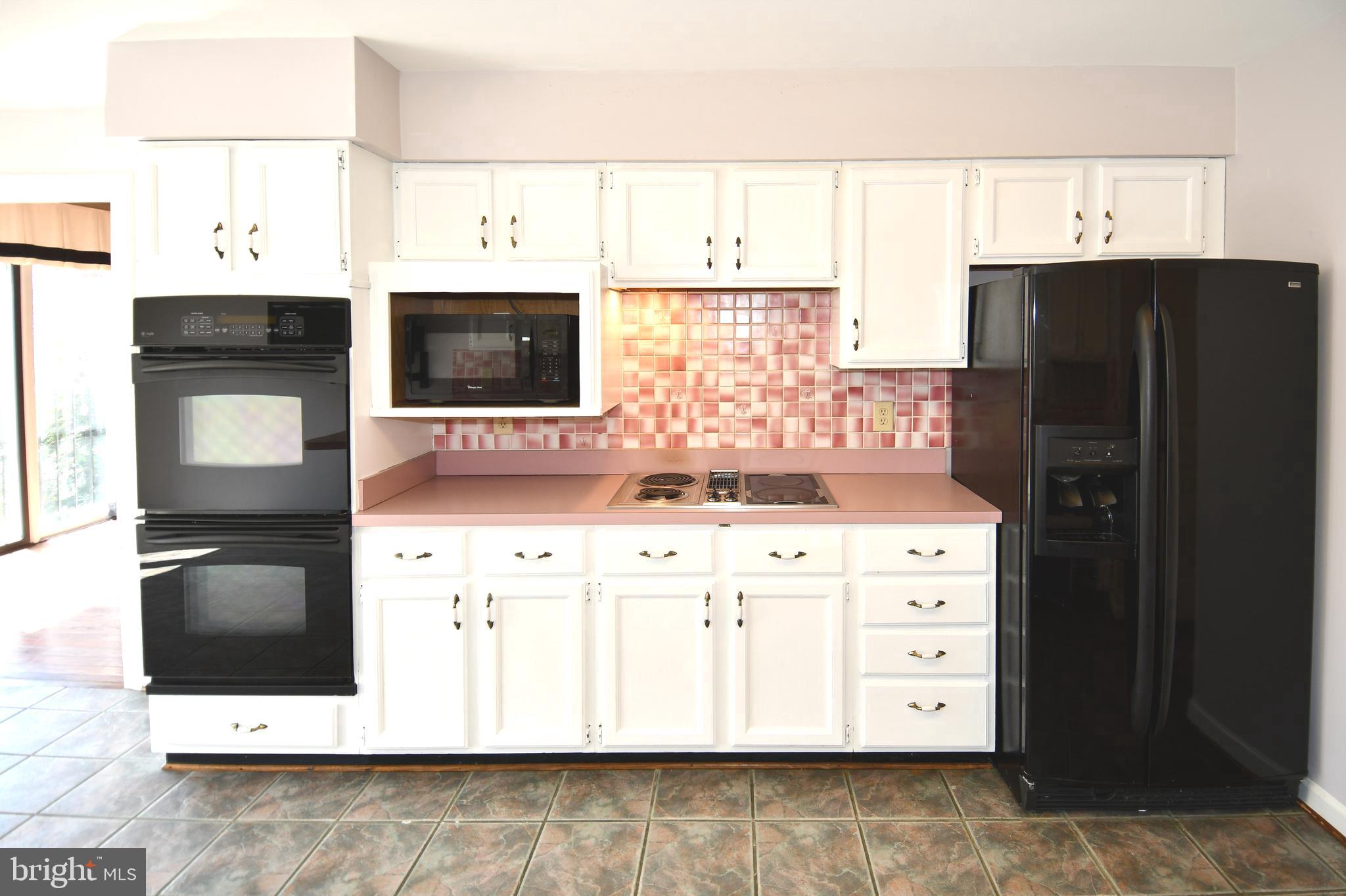 LANDMARK MEWS - Residential Lease