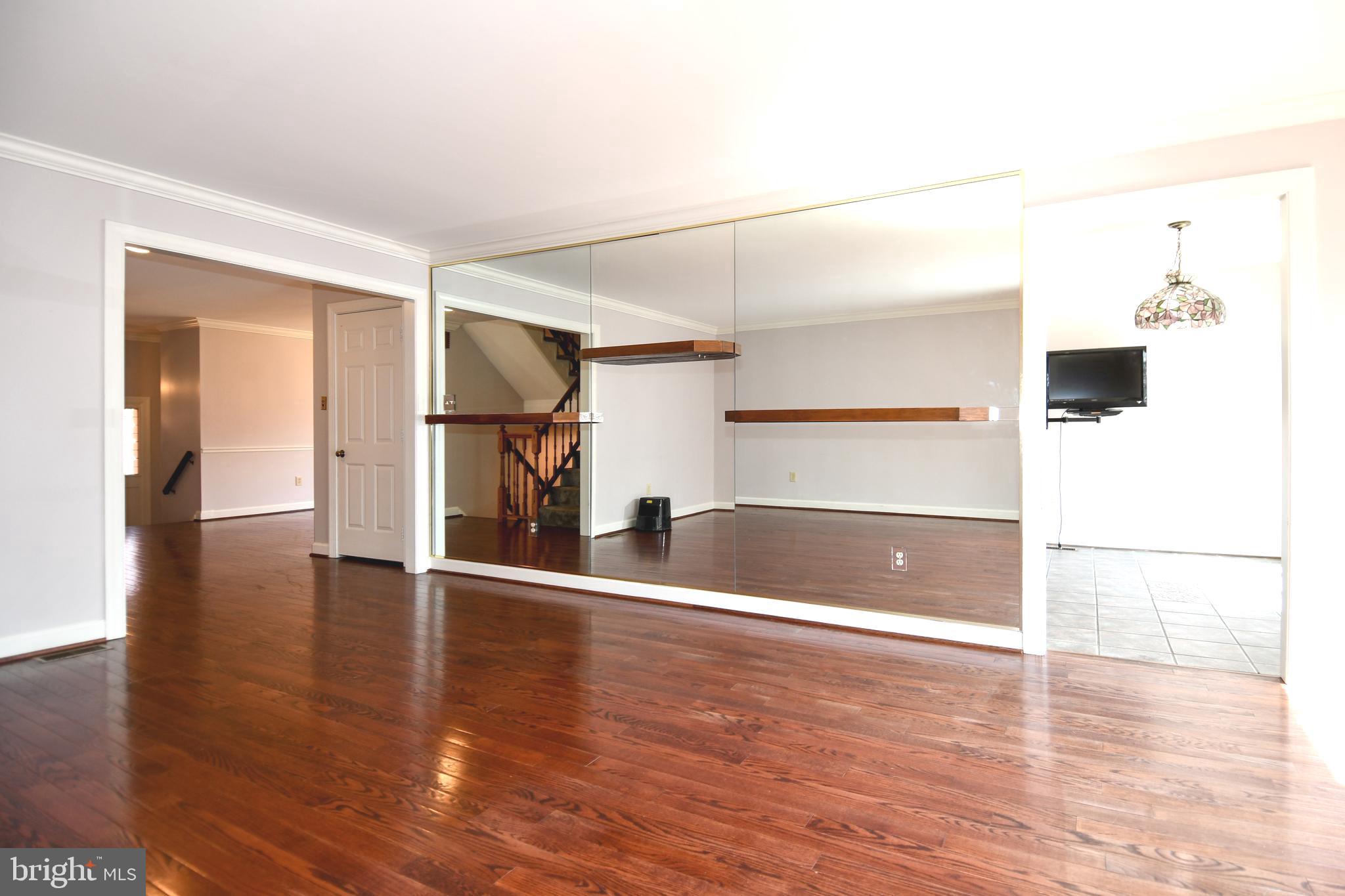 LANDMARK MEWS - Residential Lease