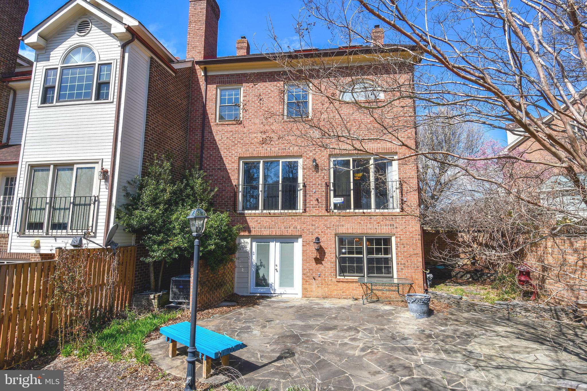 LANDMARK MEWS - Residential Lease