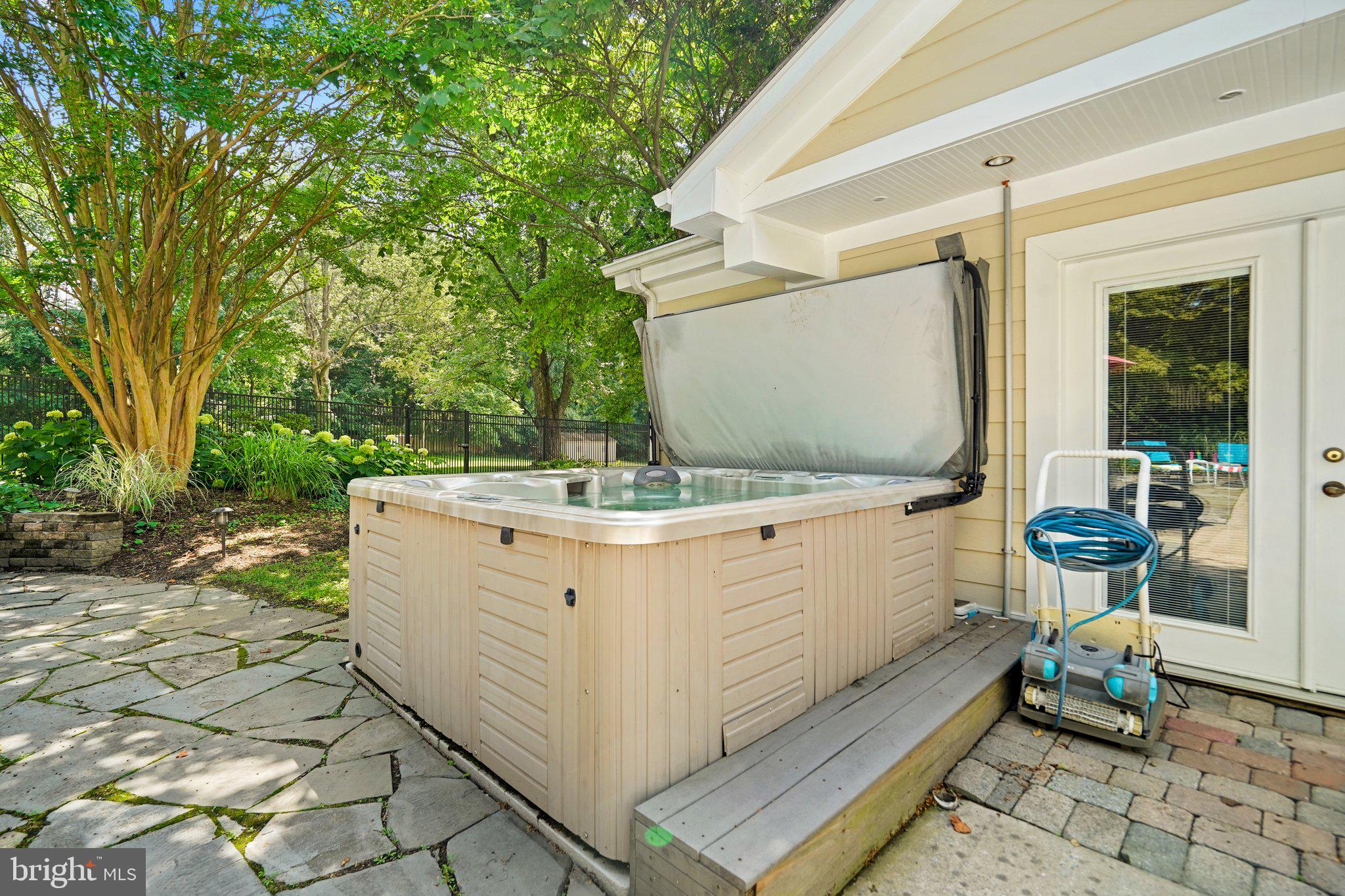 QUAINT ACRES - Residential