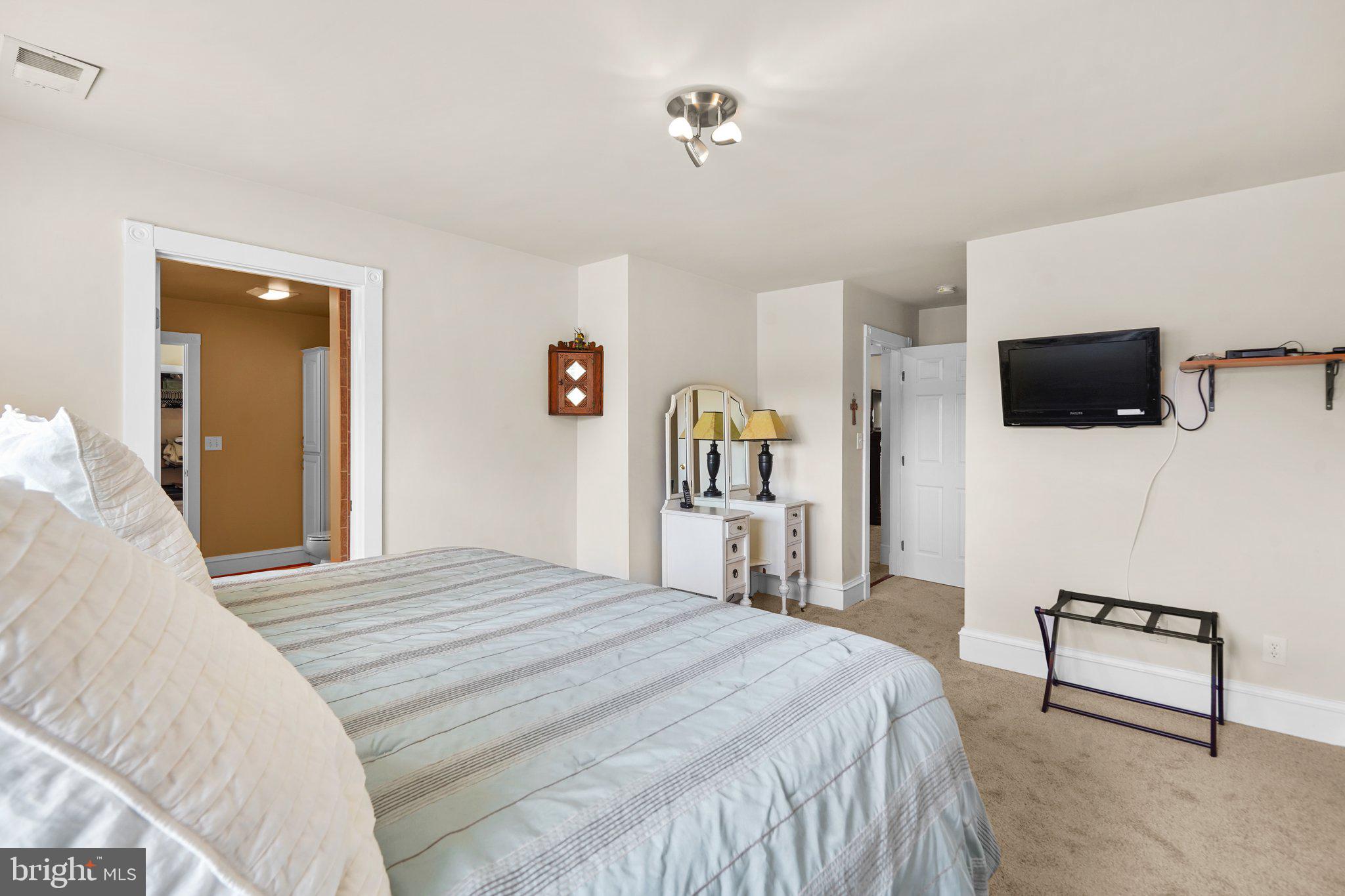 QUAINT ACRES - Residential