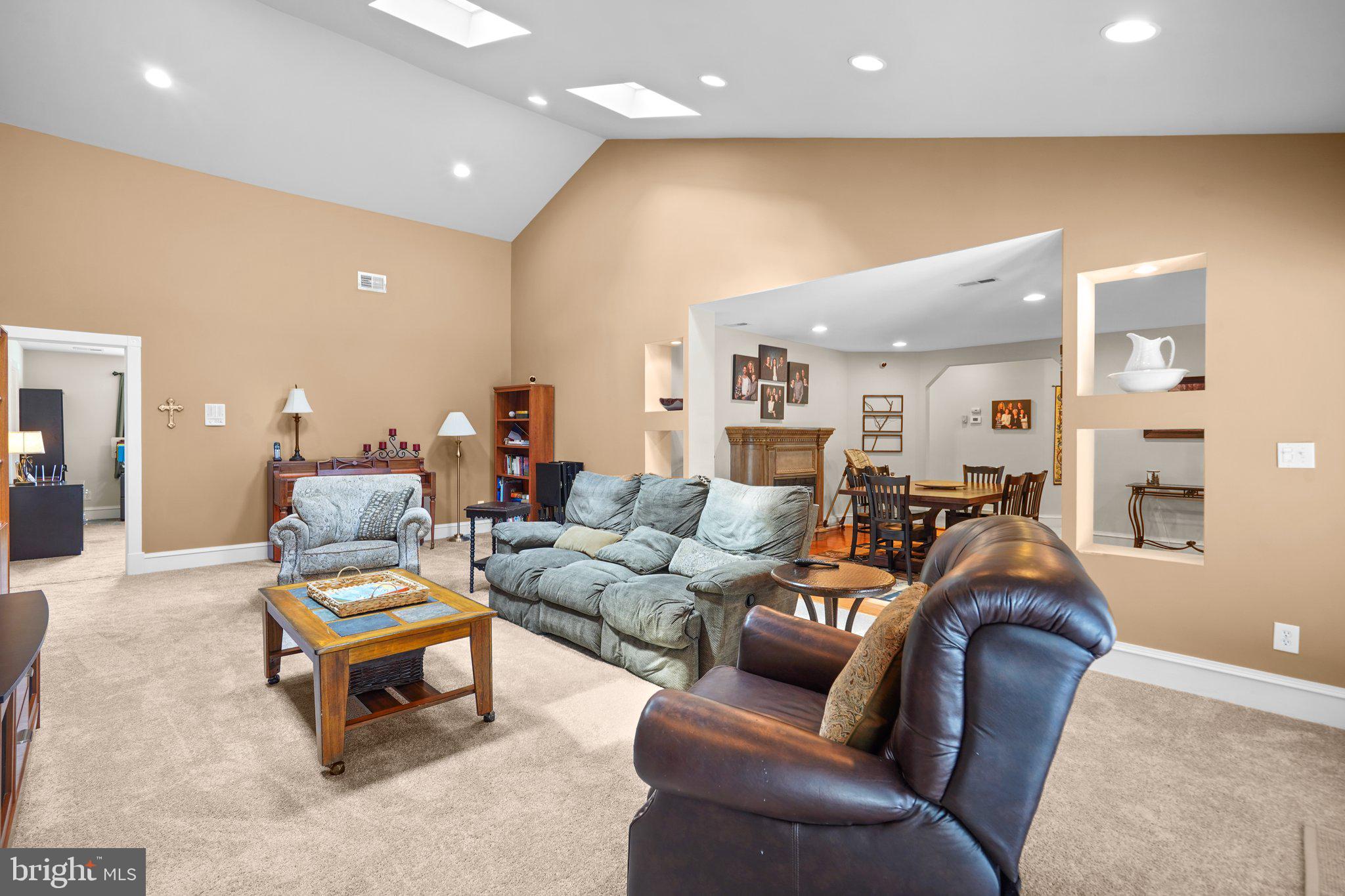 QUAINT ACRES - Residential