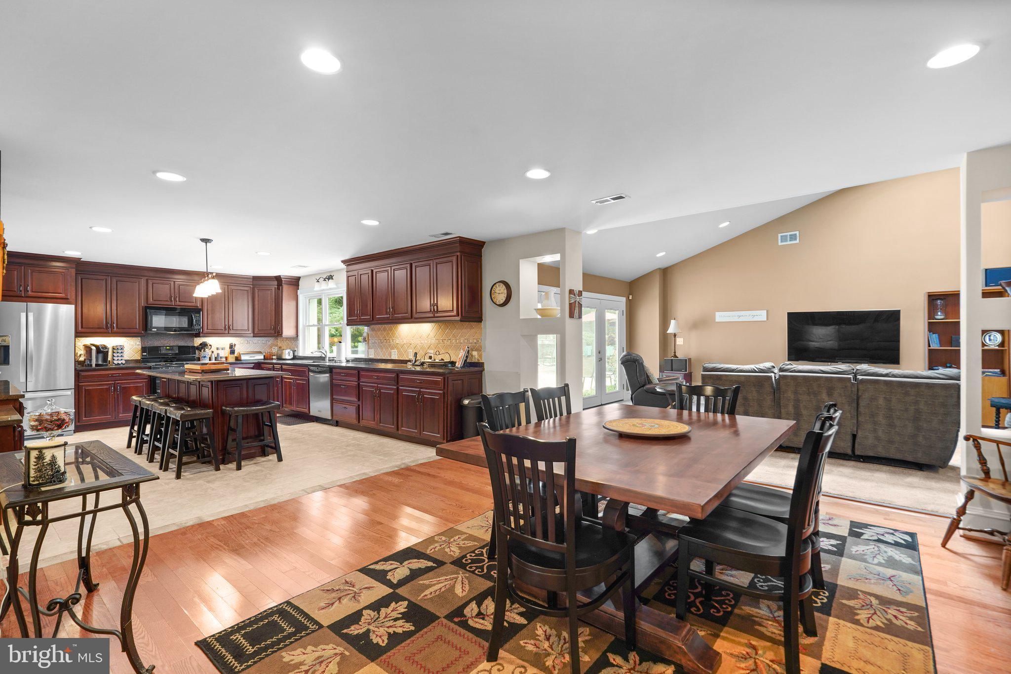 QUAINT ACRES - Residential