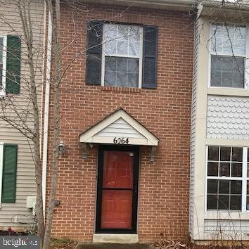 Two level, clean, 3 BR, 2.5 BA, interior townhouse. The 1st level contains the living room, 1/2 BA, breakfast bar, and eat-in kitchen. The kitchen has stainless steel appliances. Washer/Dryer off the kitchen. 2nd level has 3BRs and 2 BAs. Also the home has 3 dual flush high- efficiency toilets.
This townhouse is in a nice neighborhood close to schools, shopping areas and other social venues. Minutes from shopping and recreation. Alley parking for 2 cars parked within the white lines.
No access to attic. Shows well. Available August 1, 2025 month-to-month lease available.
Application fee $50.00/adult. Must use MAP Realty Inc.' s application. 1st month rent and security deposit due at lease signing.