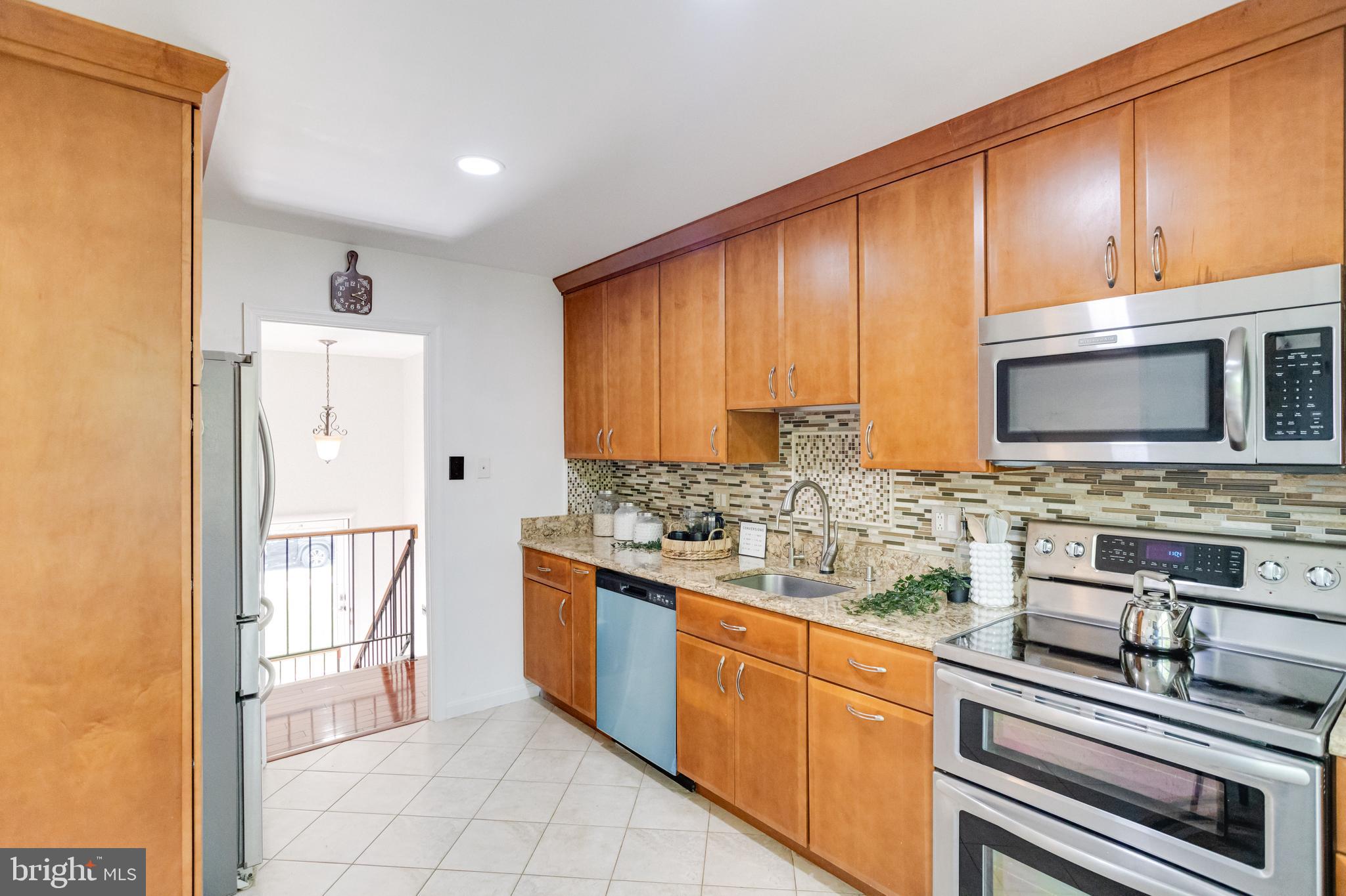 HUNTINGTON EAST - Residential