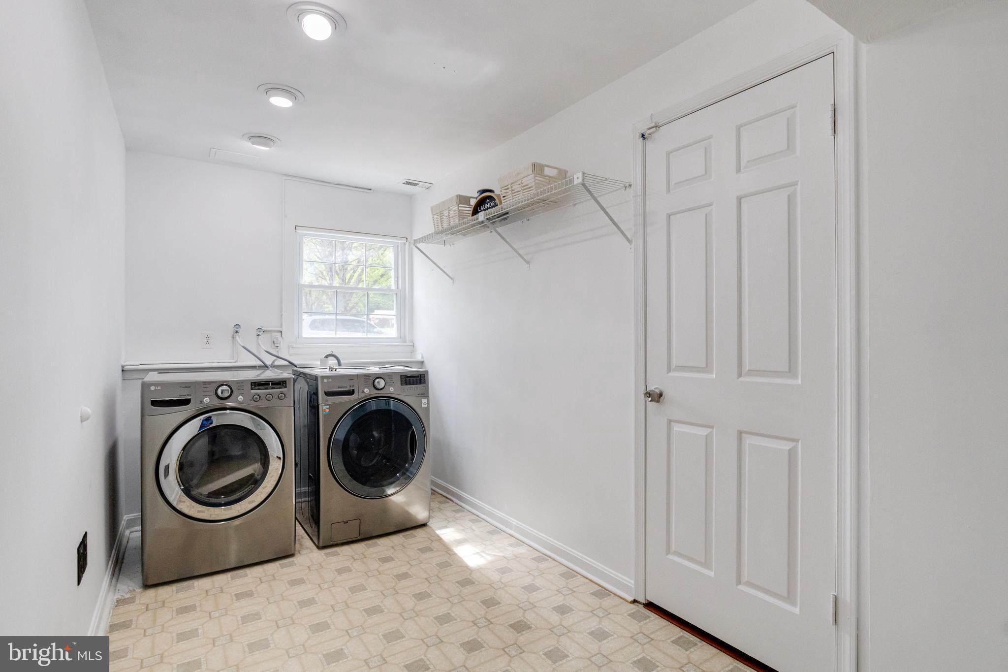 HUNTINGTON EAST - Residential