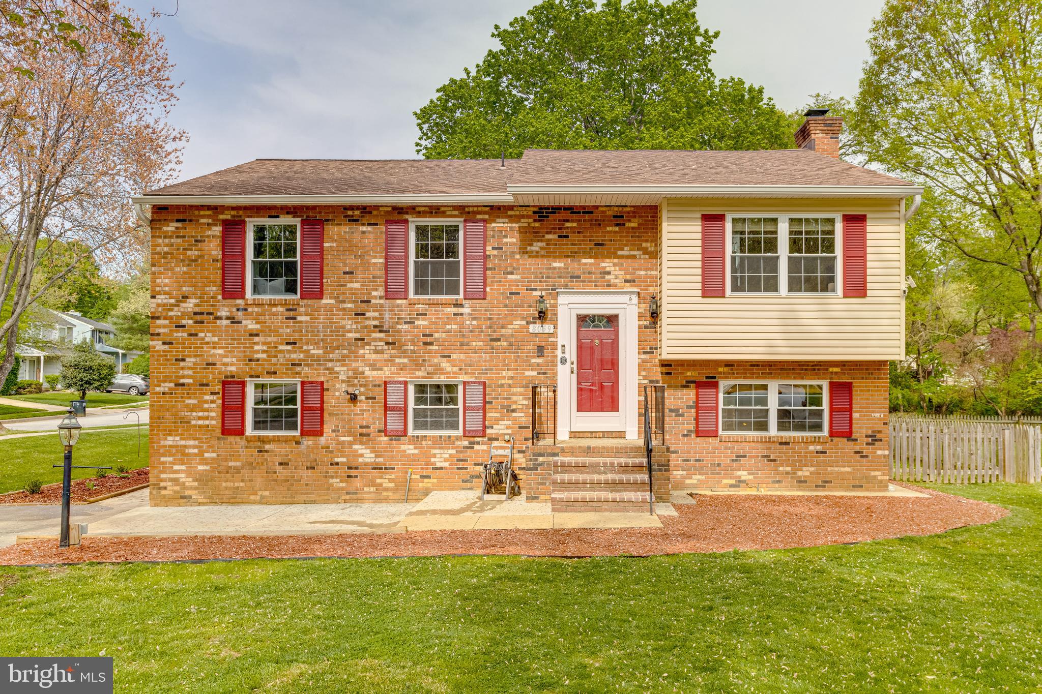 HUNTINGTON EAST - Residential