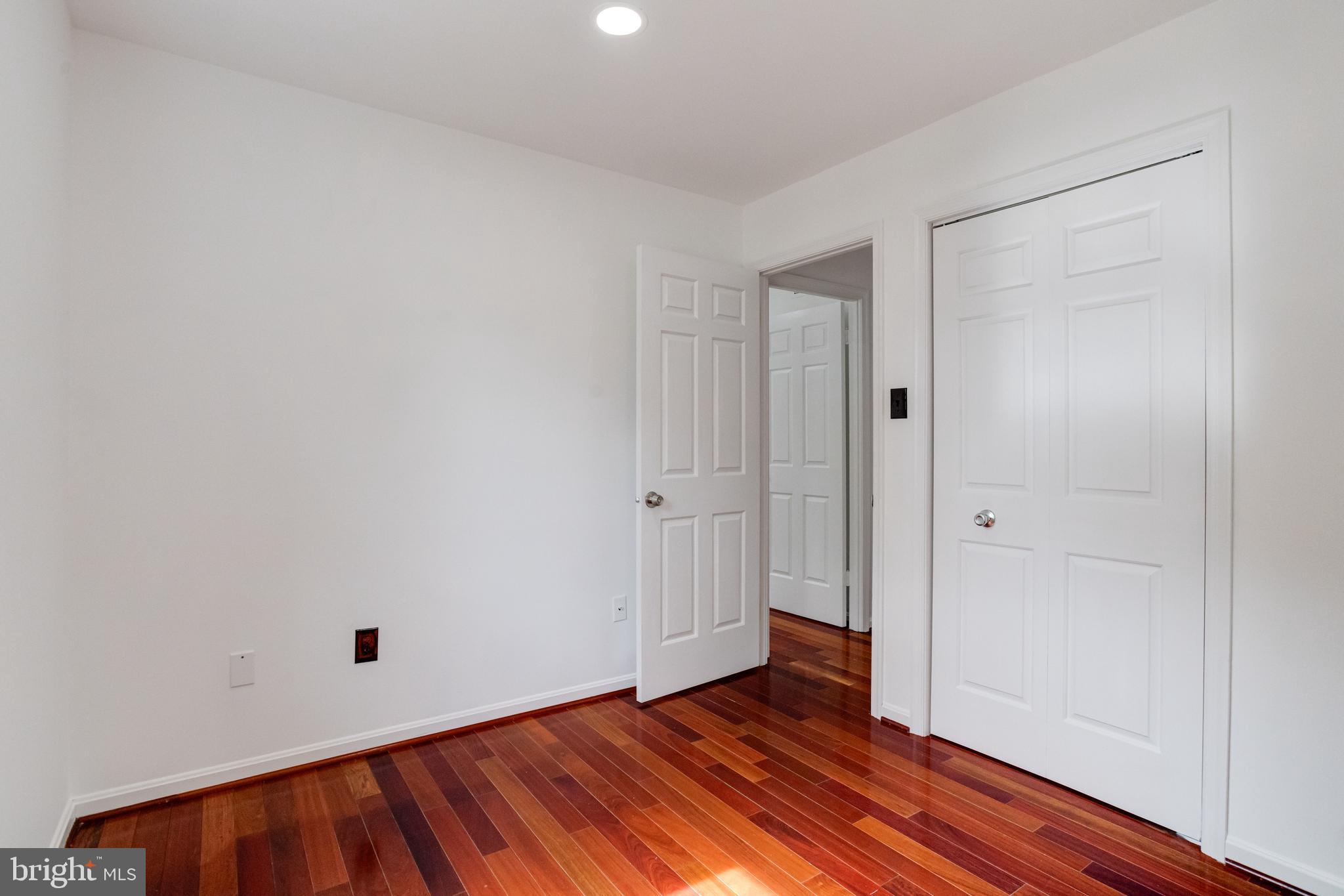 HUNTINGTON EAST - Residential