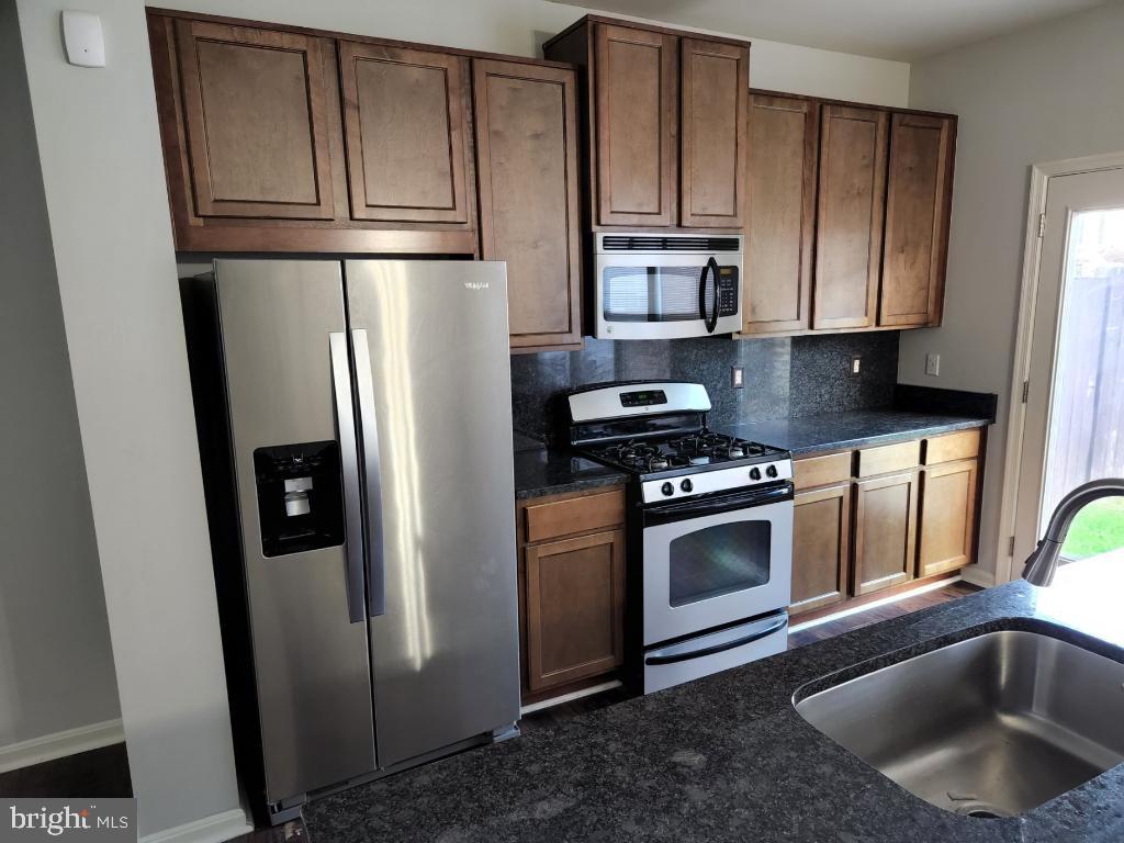 PEMBROOKE/VICTORY LAKES - Residential Lease