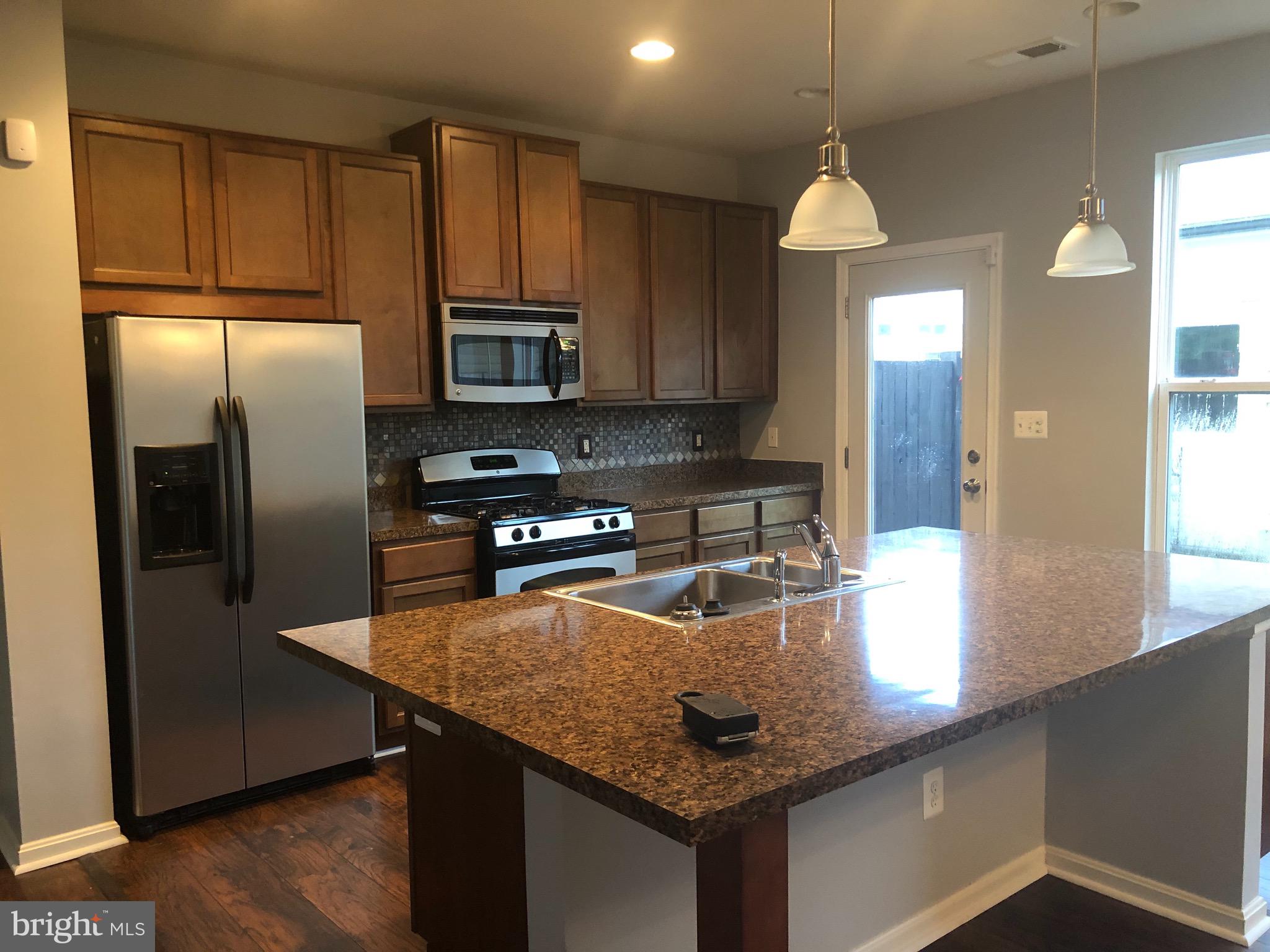 PEMBROOKE/VICTORY LAKES - Residential Lease