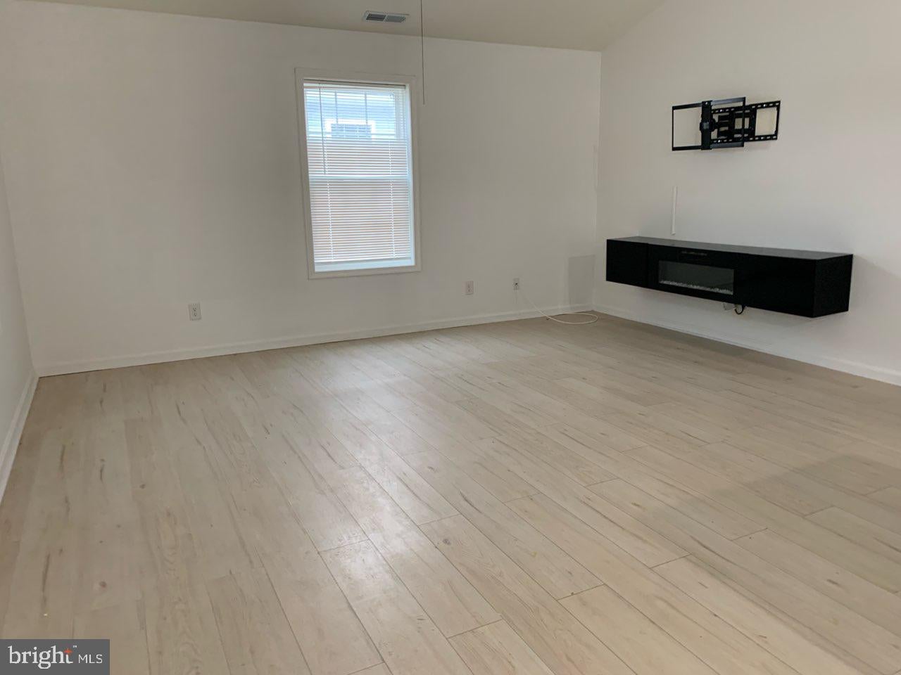 3 PECK AVENUE