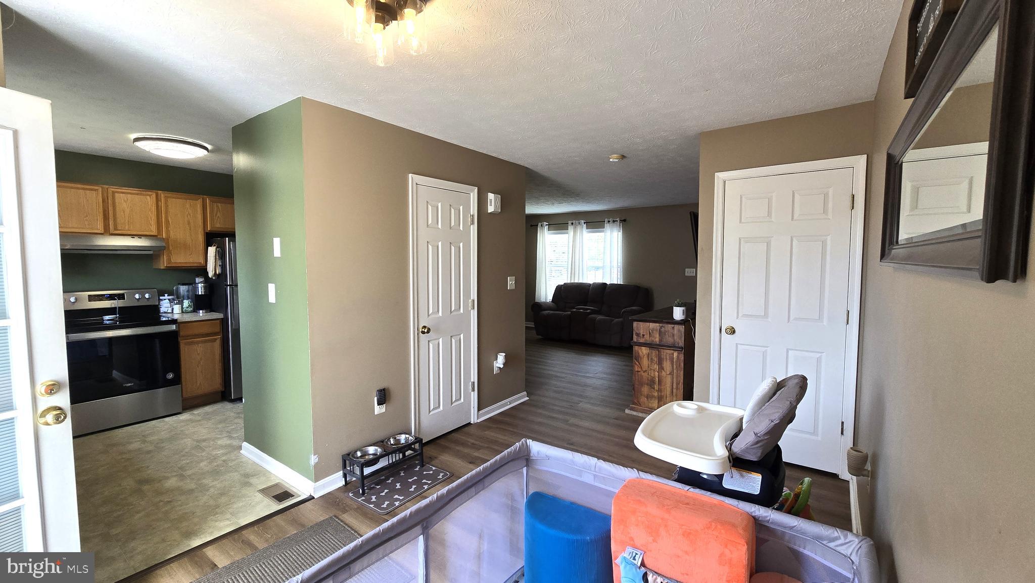 LAKEVIEW TOWNHOUSES - Residential