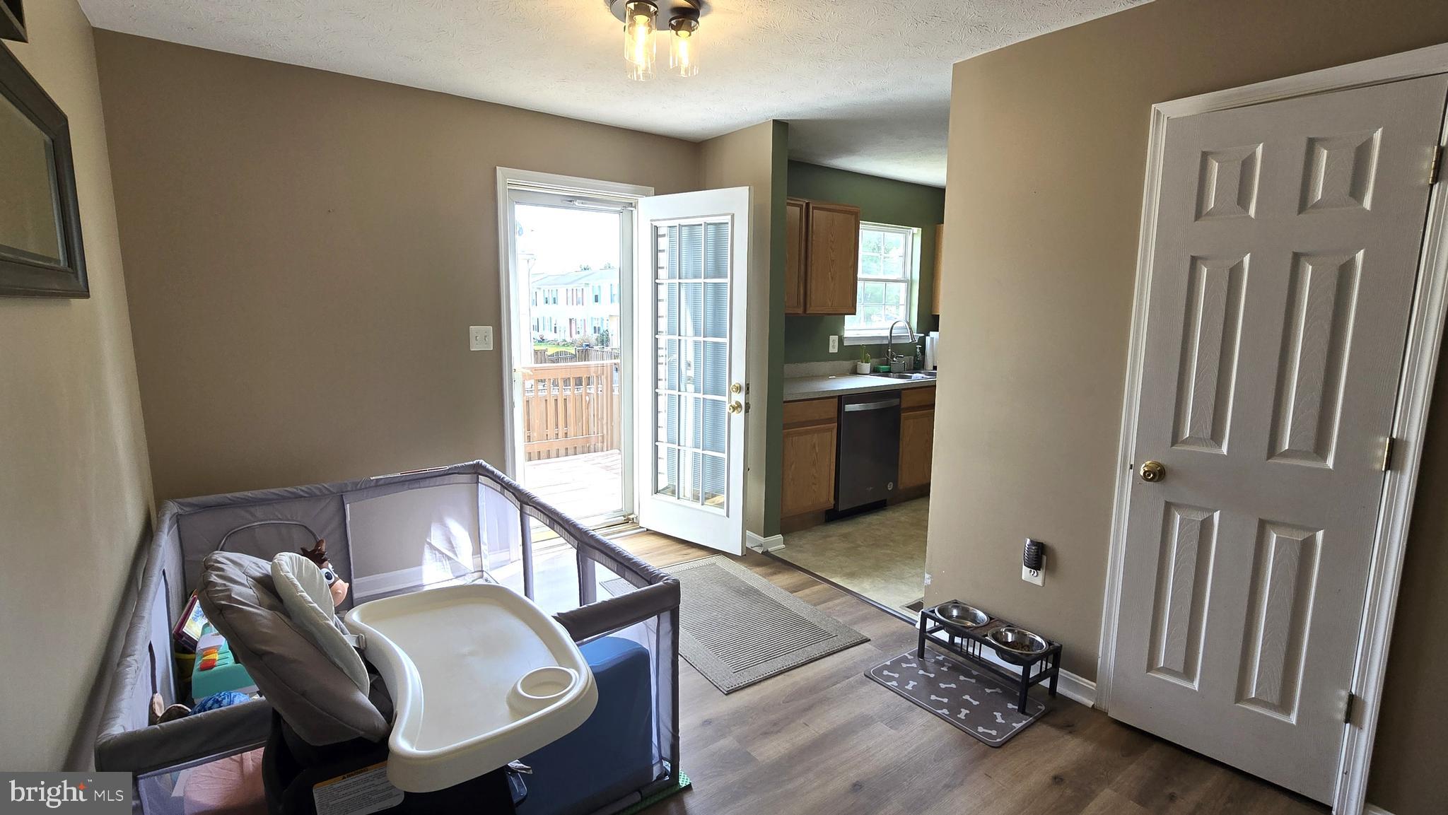 LAKEVIEW TOWNHOUSES - Residential