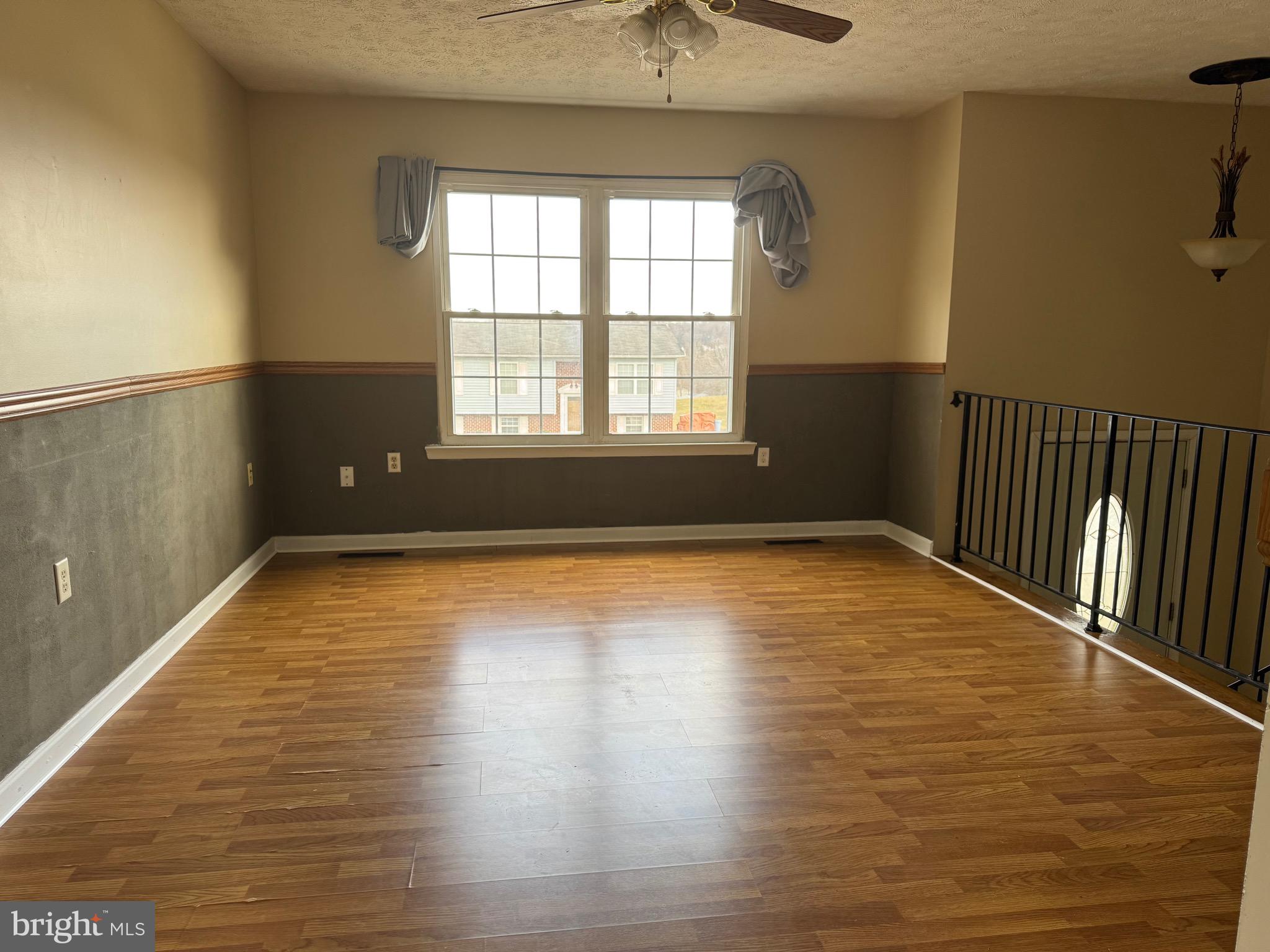 LAUREL RIDGE - Residential