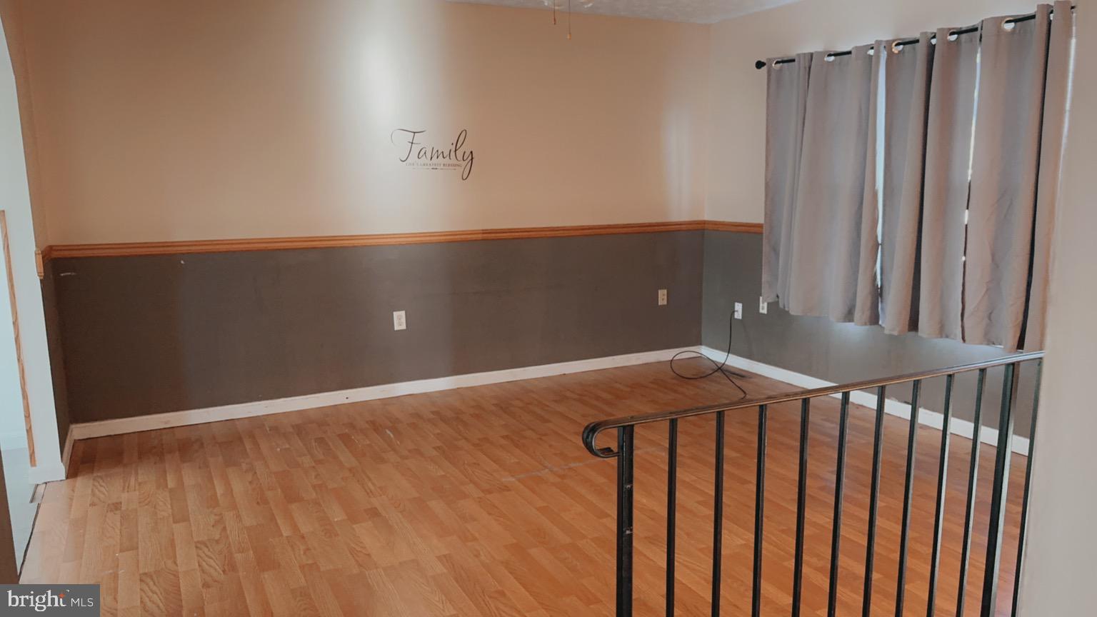 LAUREL RIDGE - Residential