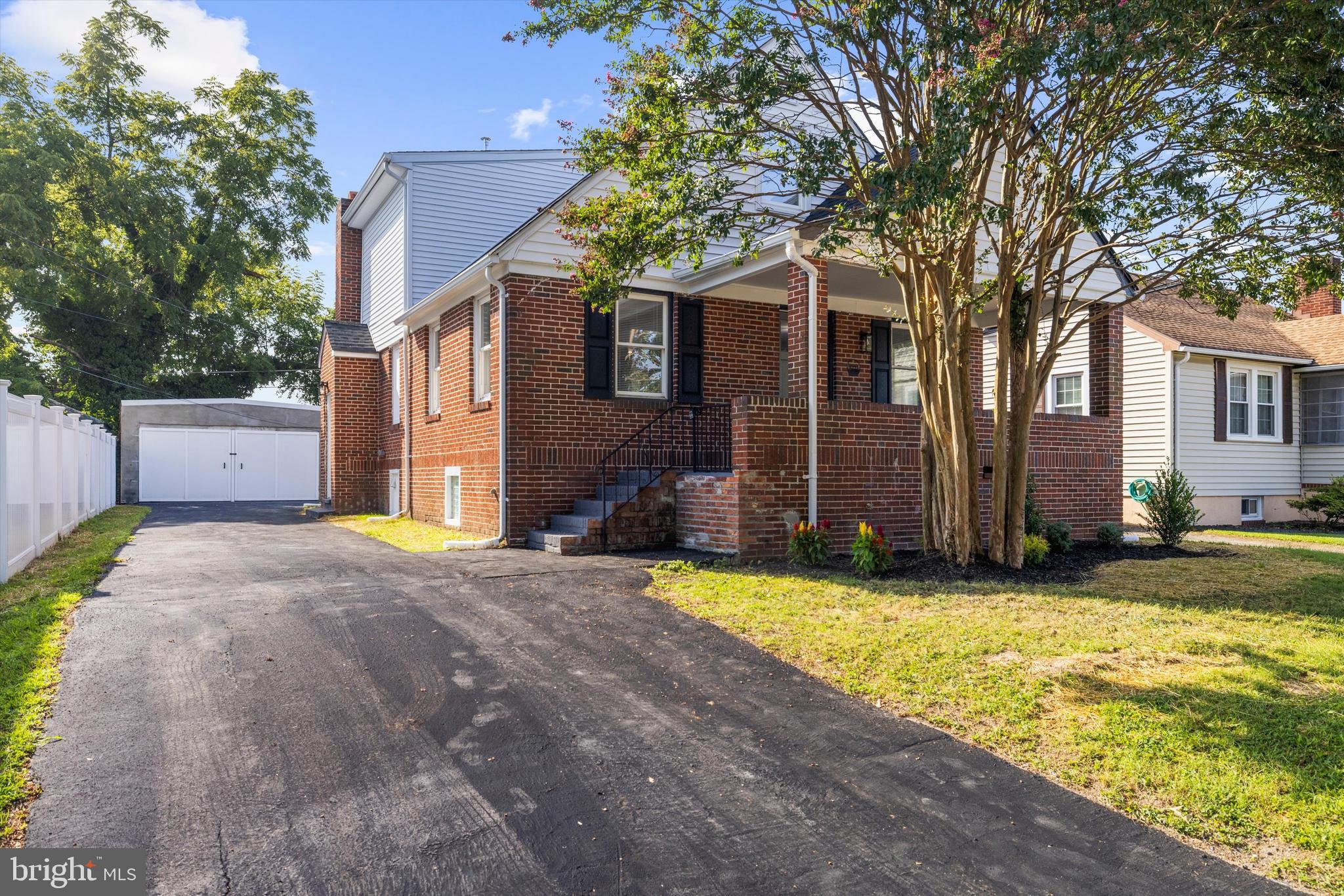 4211 MARYLAND PLACE
