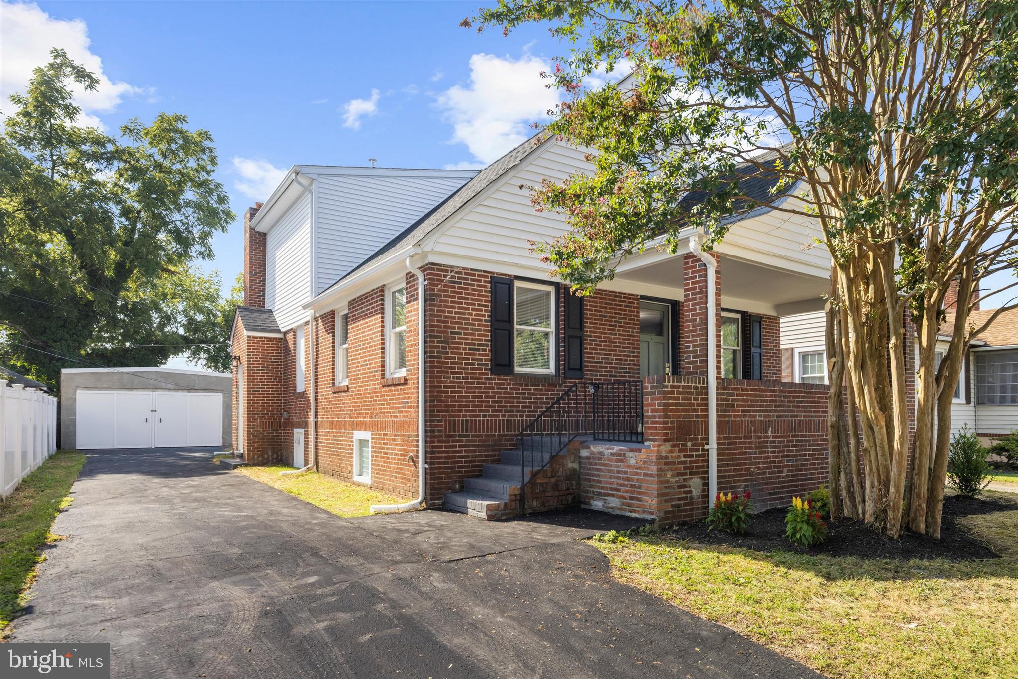 4211 MARYLAND PLACE