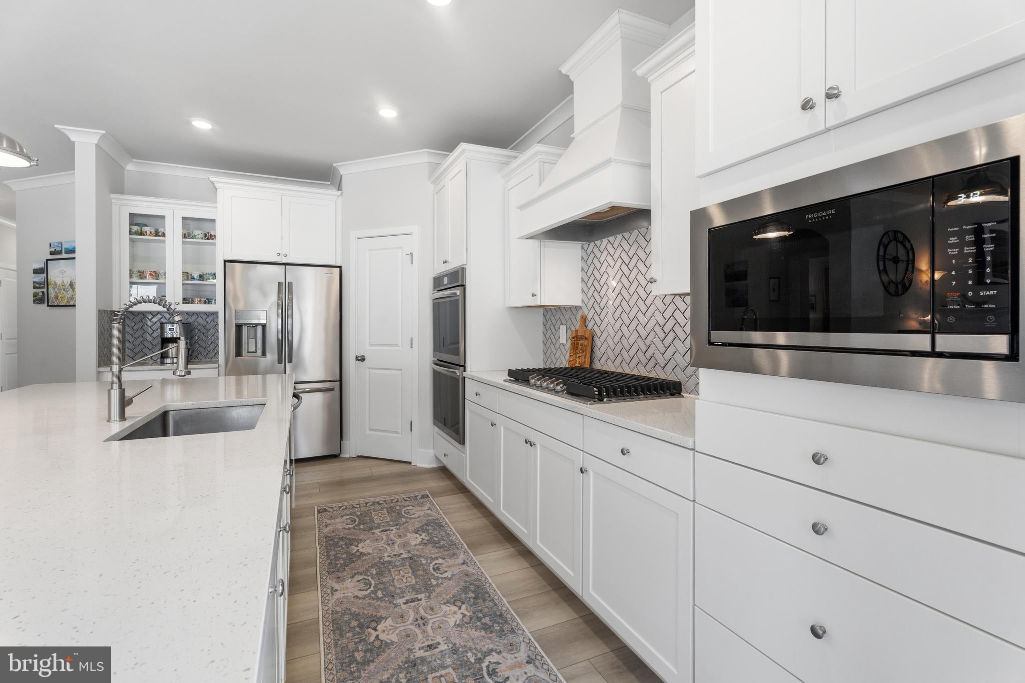 31533 DEEP POND LANE