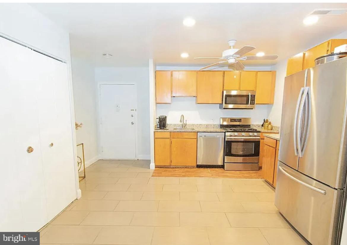 Welcome to this great opportunity to own the perfect property in Montgomery county .
19429 Brassie pl Unit #301
3 bedroom, 2 full bath, living room and a kitchen. laundery in unit.
HOA included all utilities. you don't have to worry about any itility bills.
Access to swimming pool , tennis courts and plenty of parks and shoping centers near by.
easy and fast access to major highways.
The property needs updating, full painting, bathroom and kitchen updats will make this house the best investment you will ever make at this time.
Listing agent is also the owner of the property