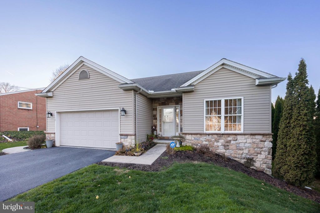 Photo of 6 WILLOW VIEW BLVD, WILLOW STREET, PA 17584 (MLS # PALA2028462)